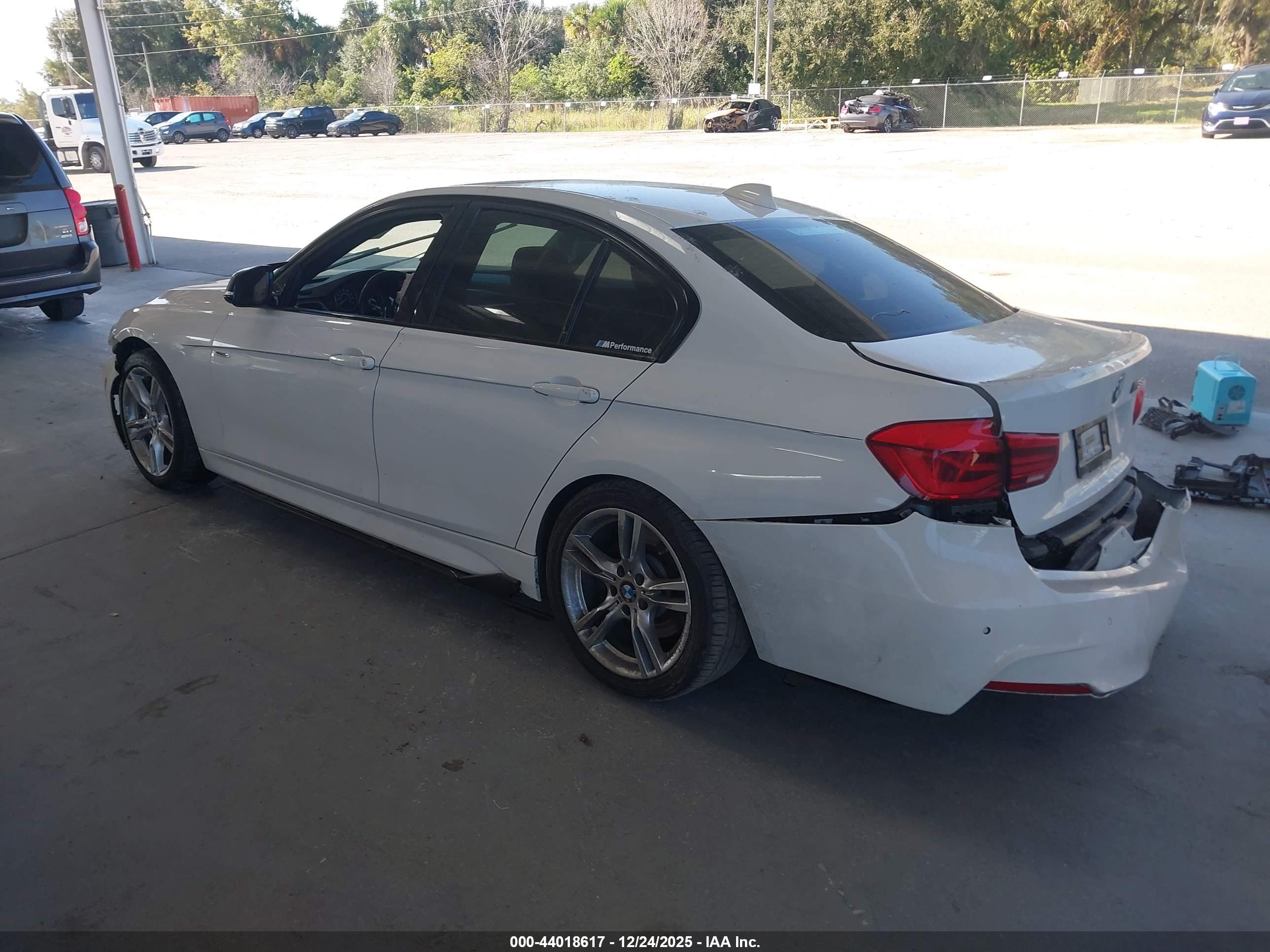 BMW 330I image 3