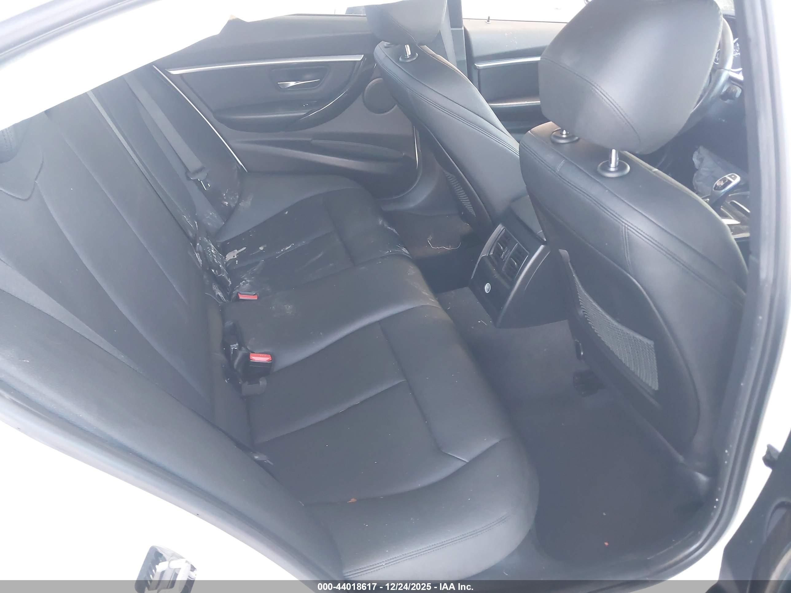 BMW 330I image 8