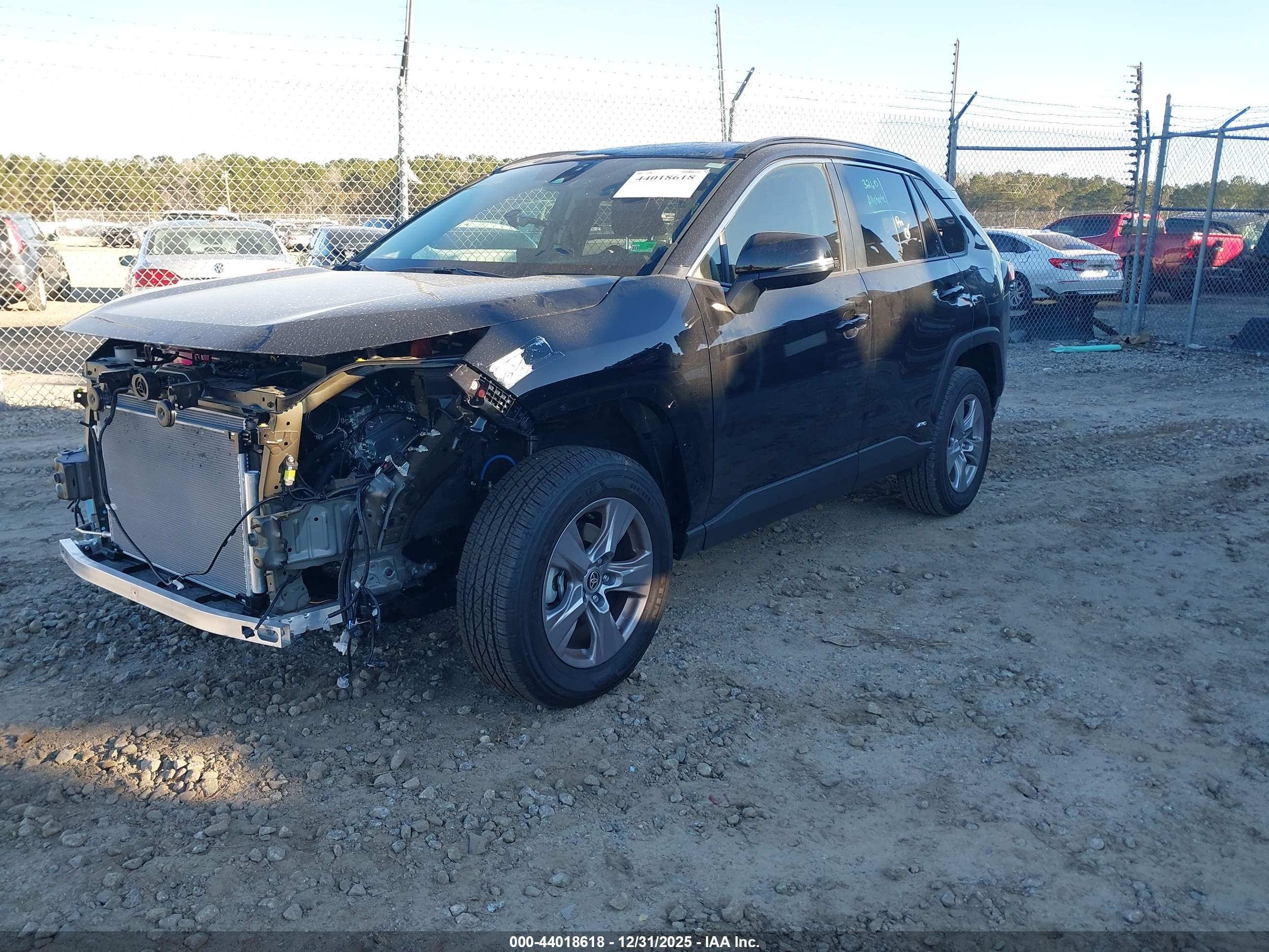 TOYOTA RAV4 image 2