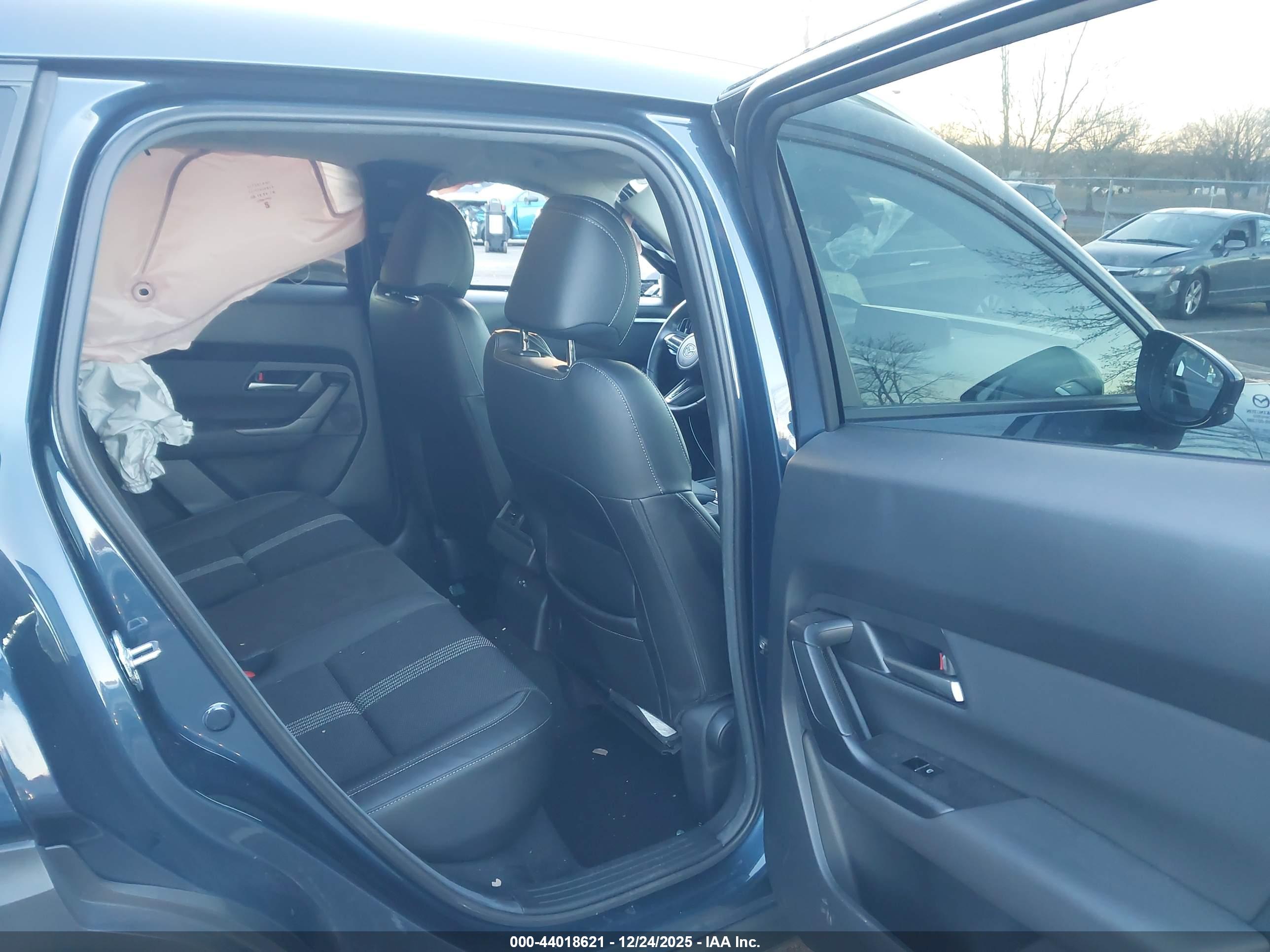 MAZDA CX-50 image 8