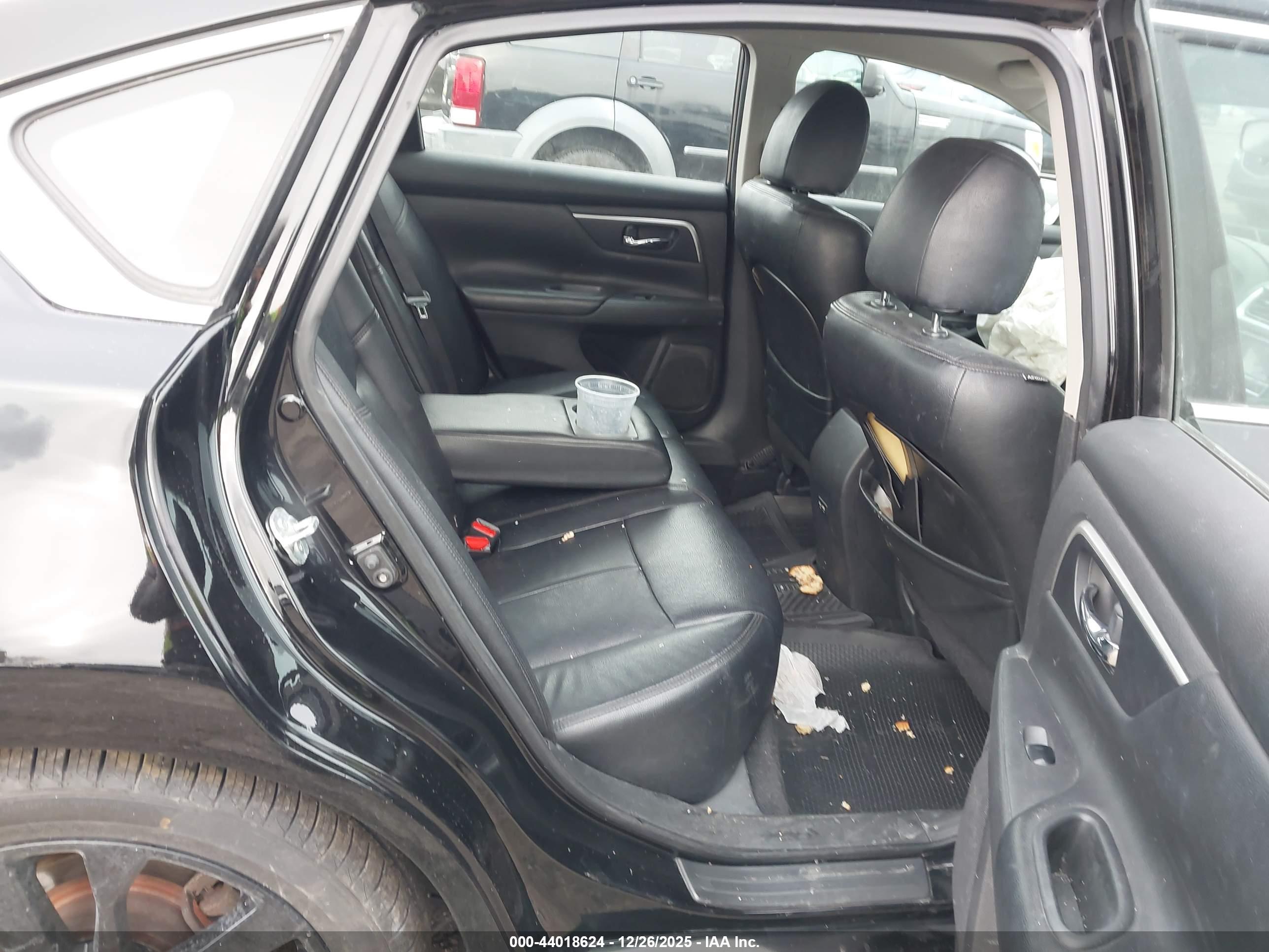 NISSAN ALTIMA image 8