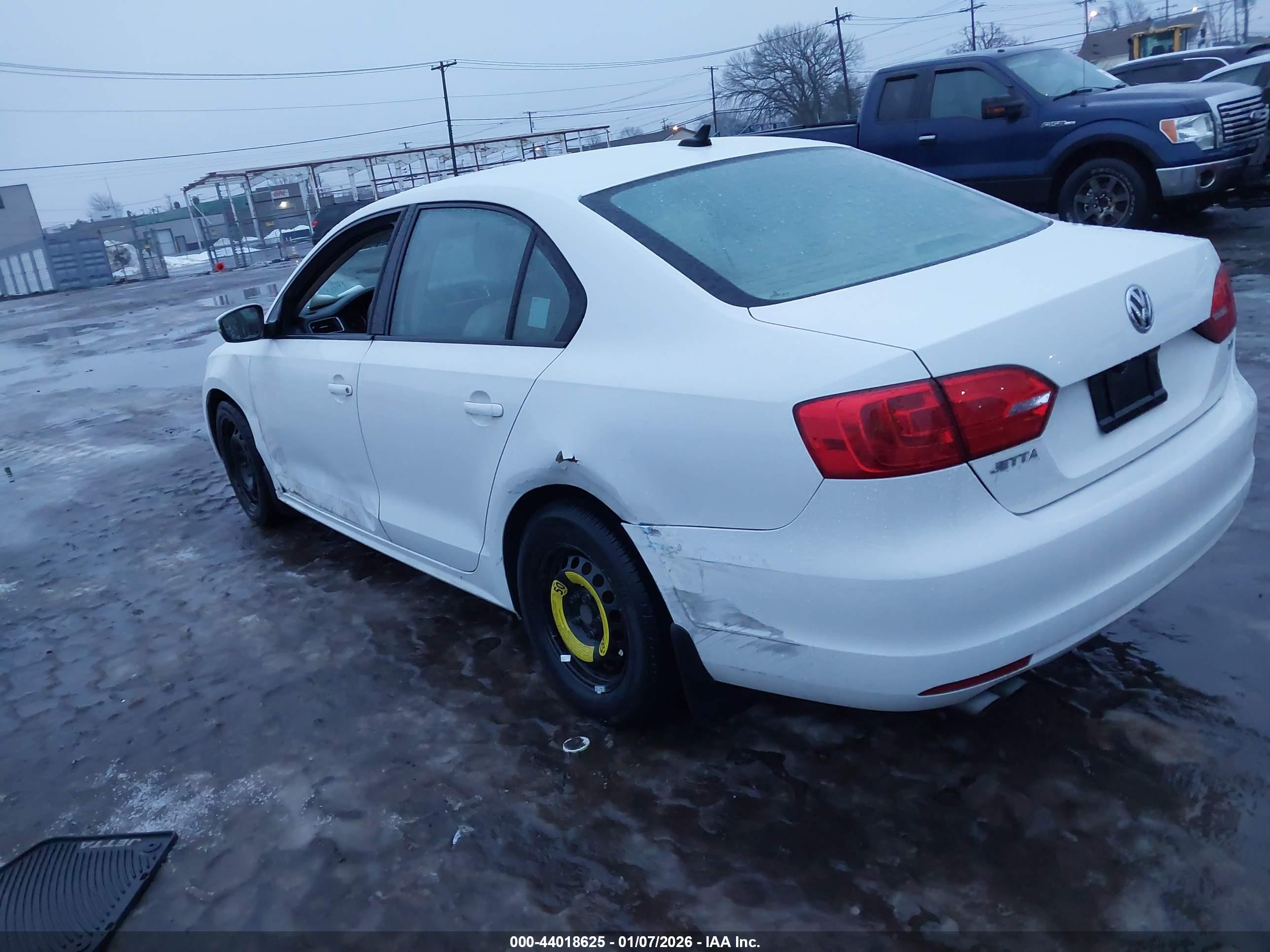 VOLKSWAGEN JETTA image 3