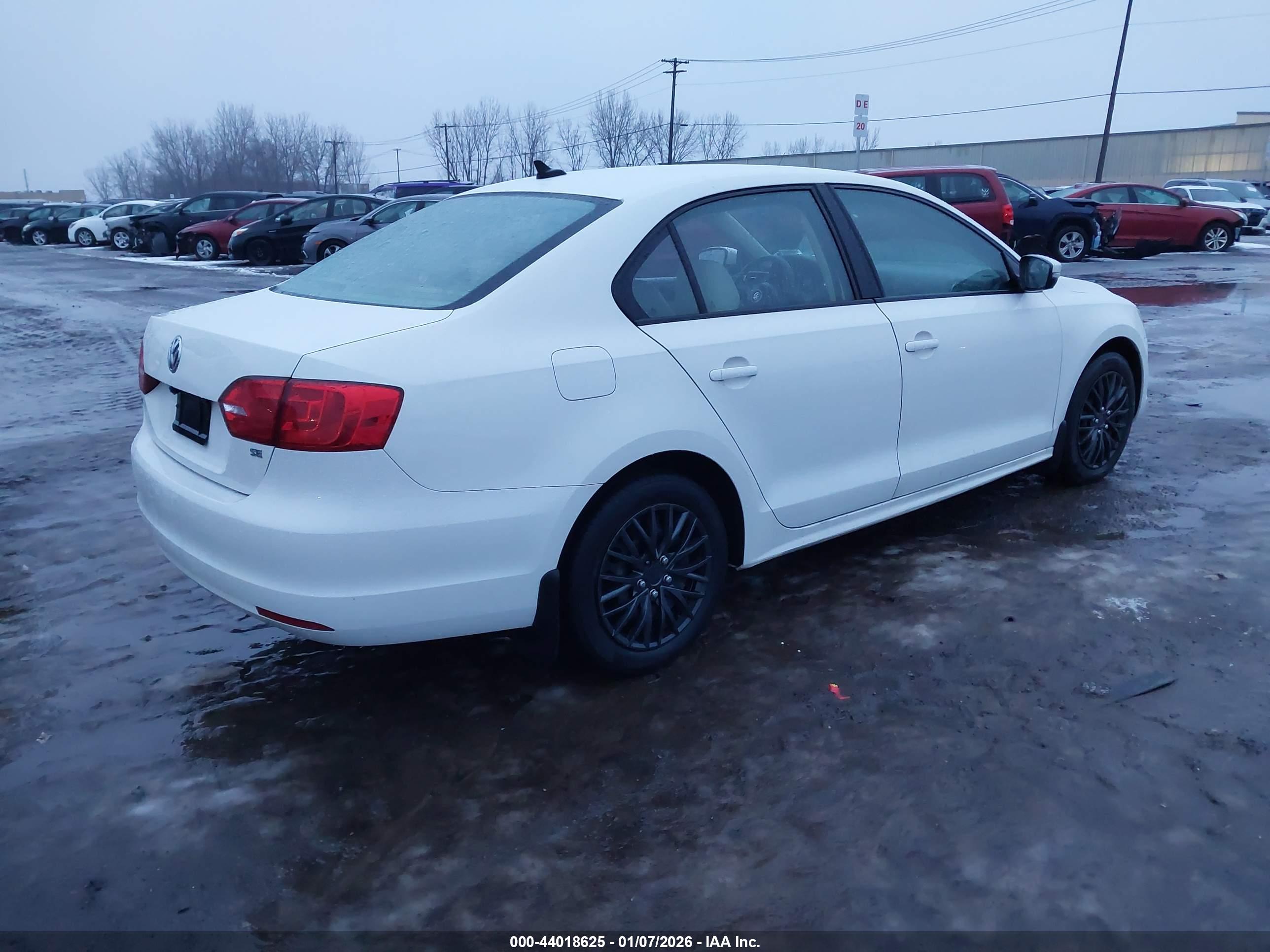 VOLKSWAGEN JETTA image 4