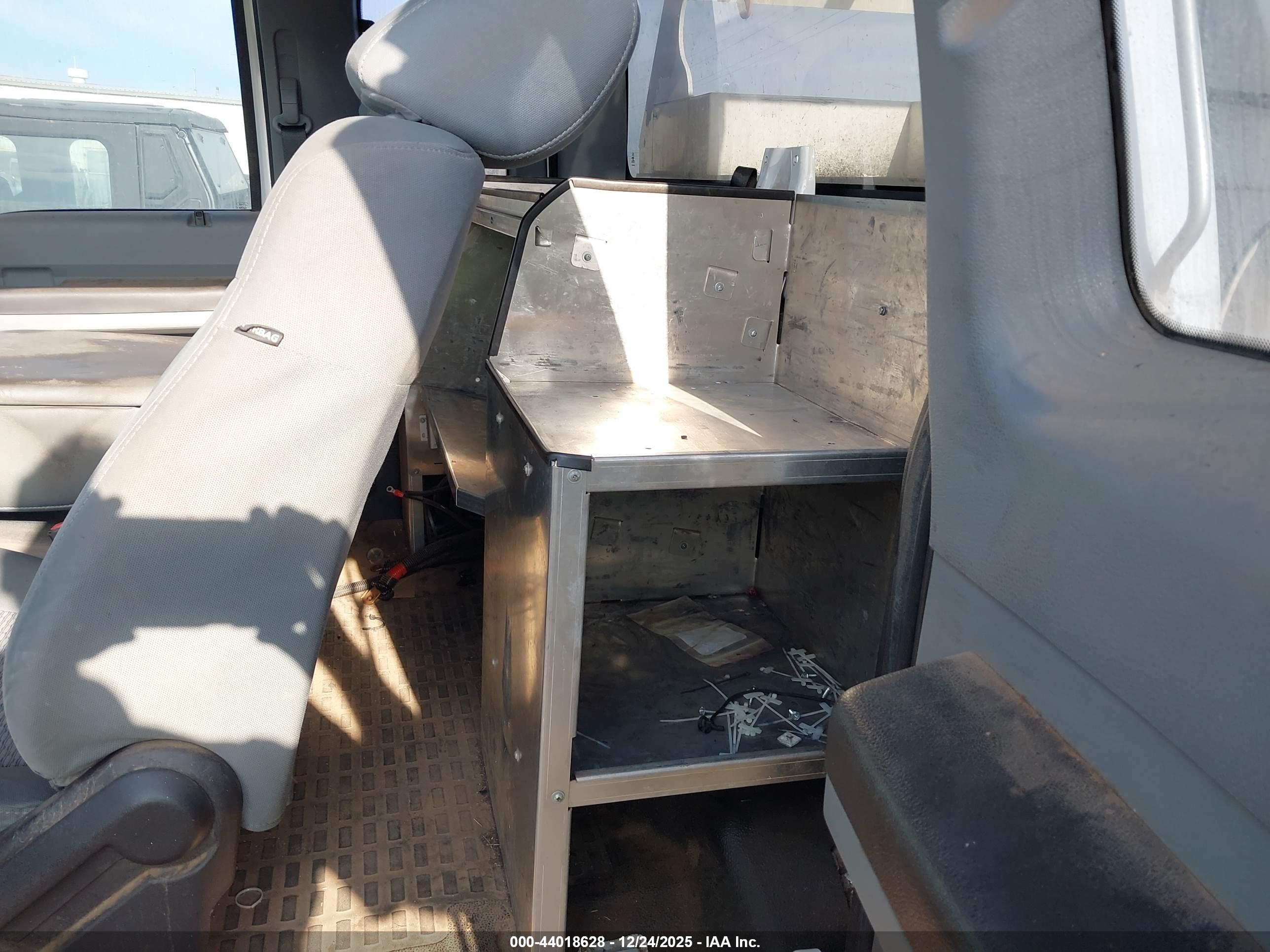 FORD F-250 image 8