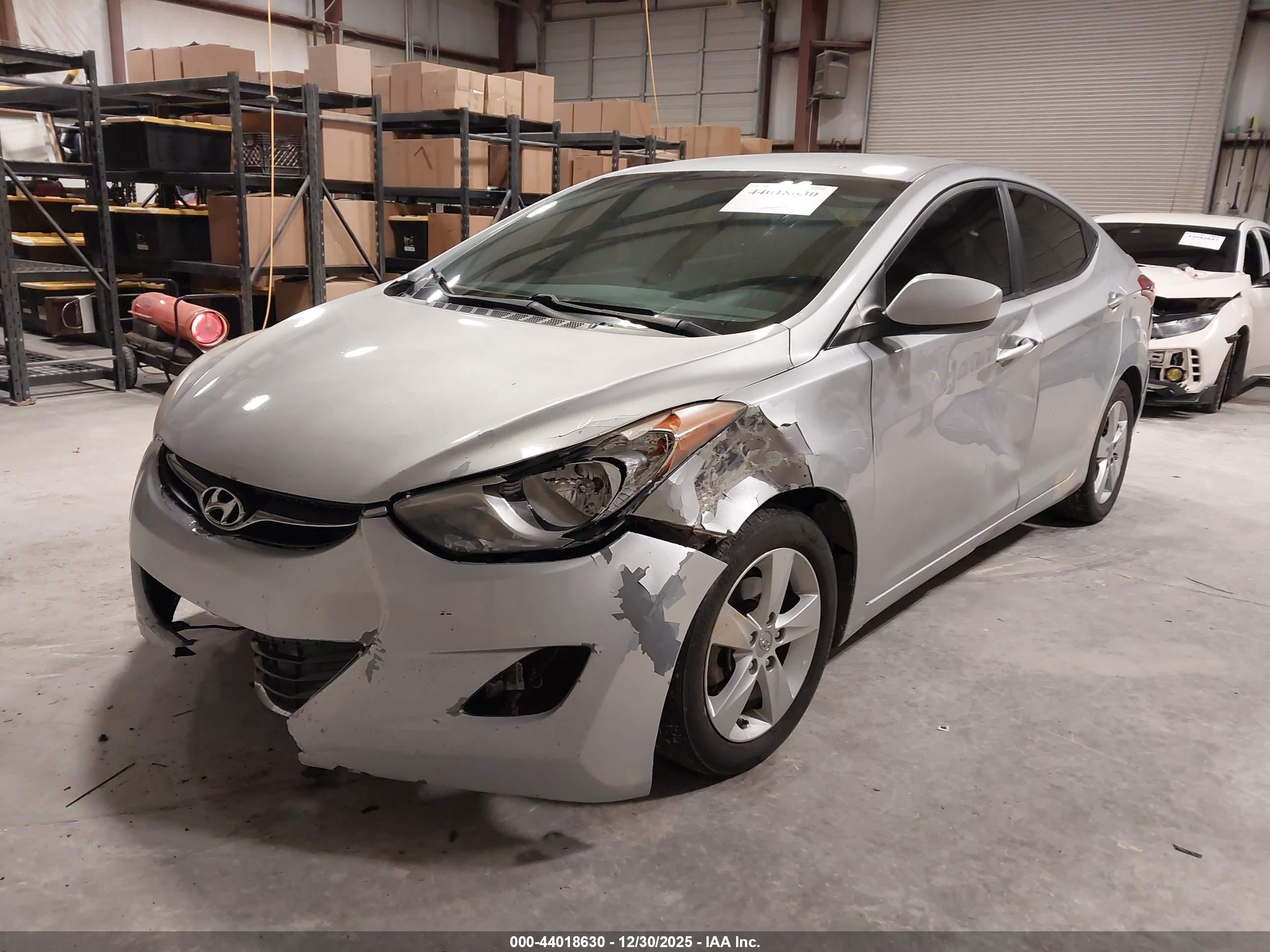 HYUNDAI ELANTRA image 6