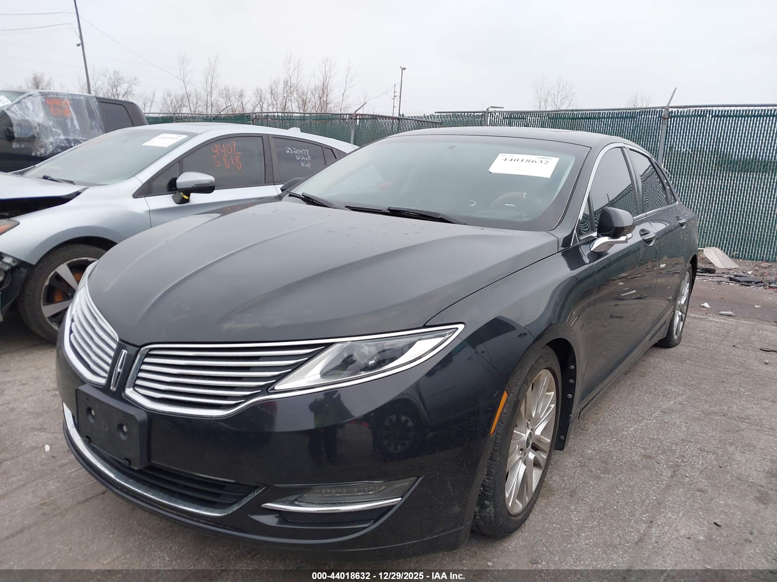 LINCOLN MKZ image 2