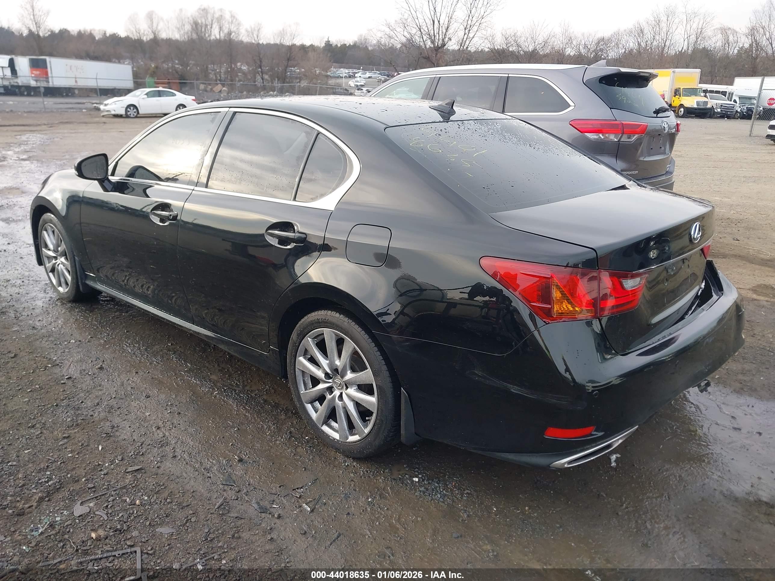 LEXUS GS image 3