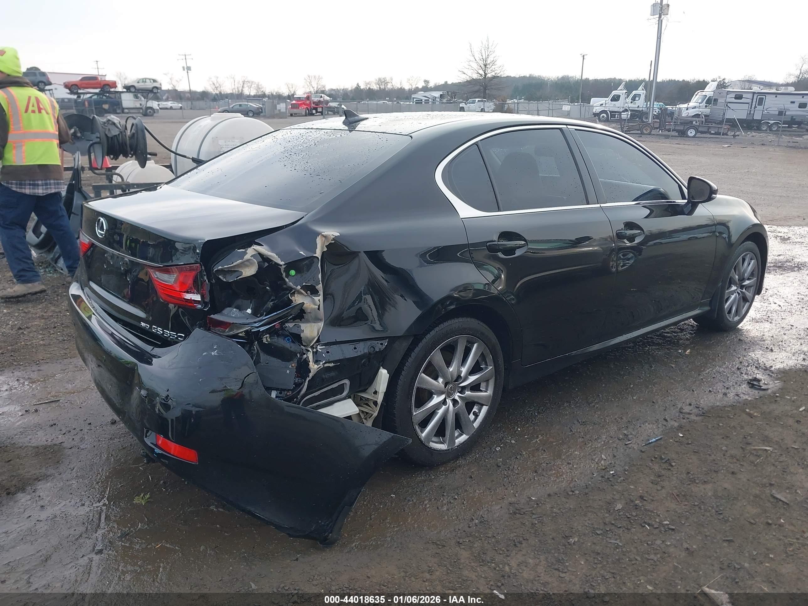 LEXUS GS image 4