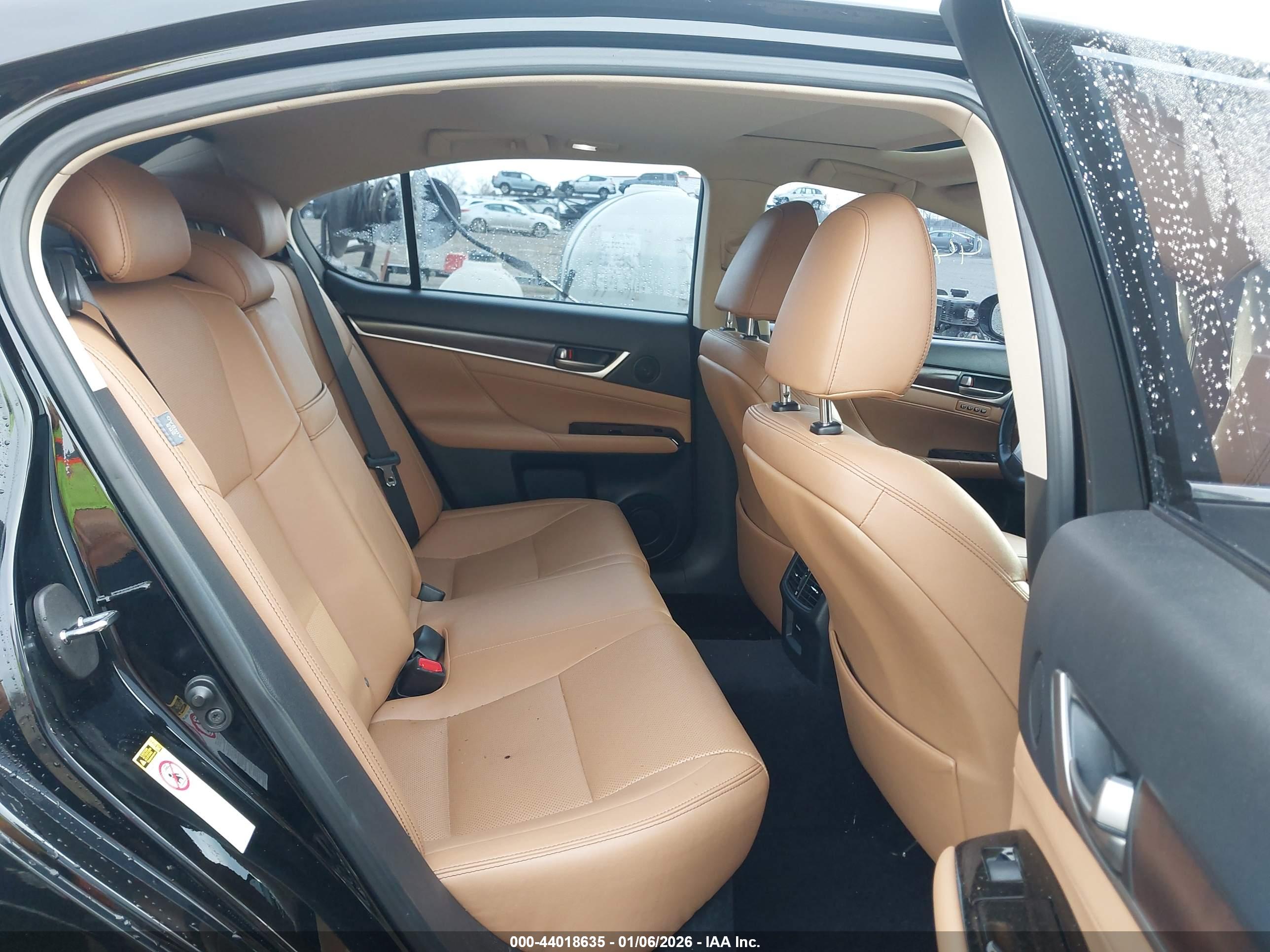 LEXUS GS image 8