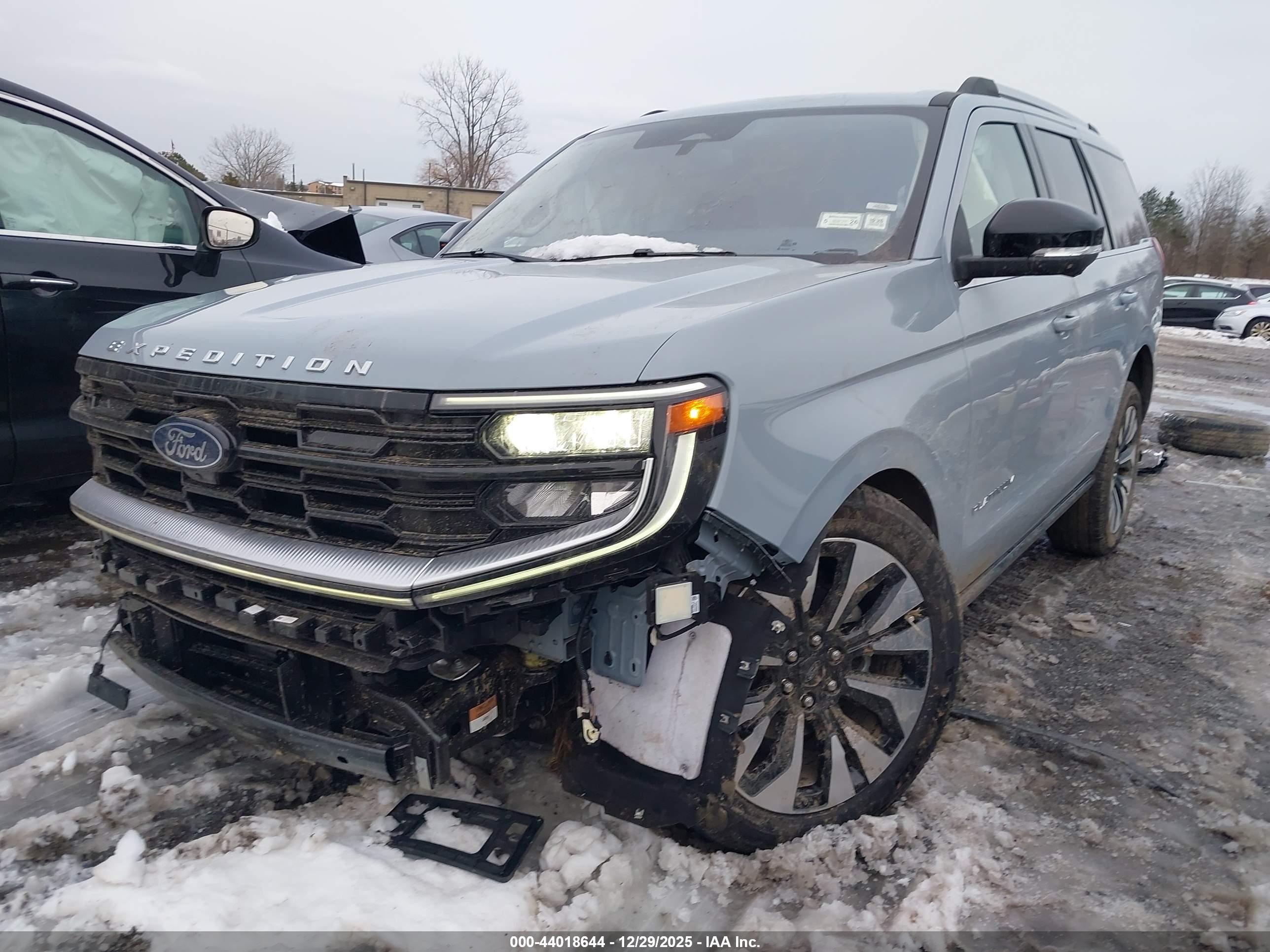FORD EXPEDITION image 2