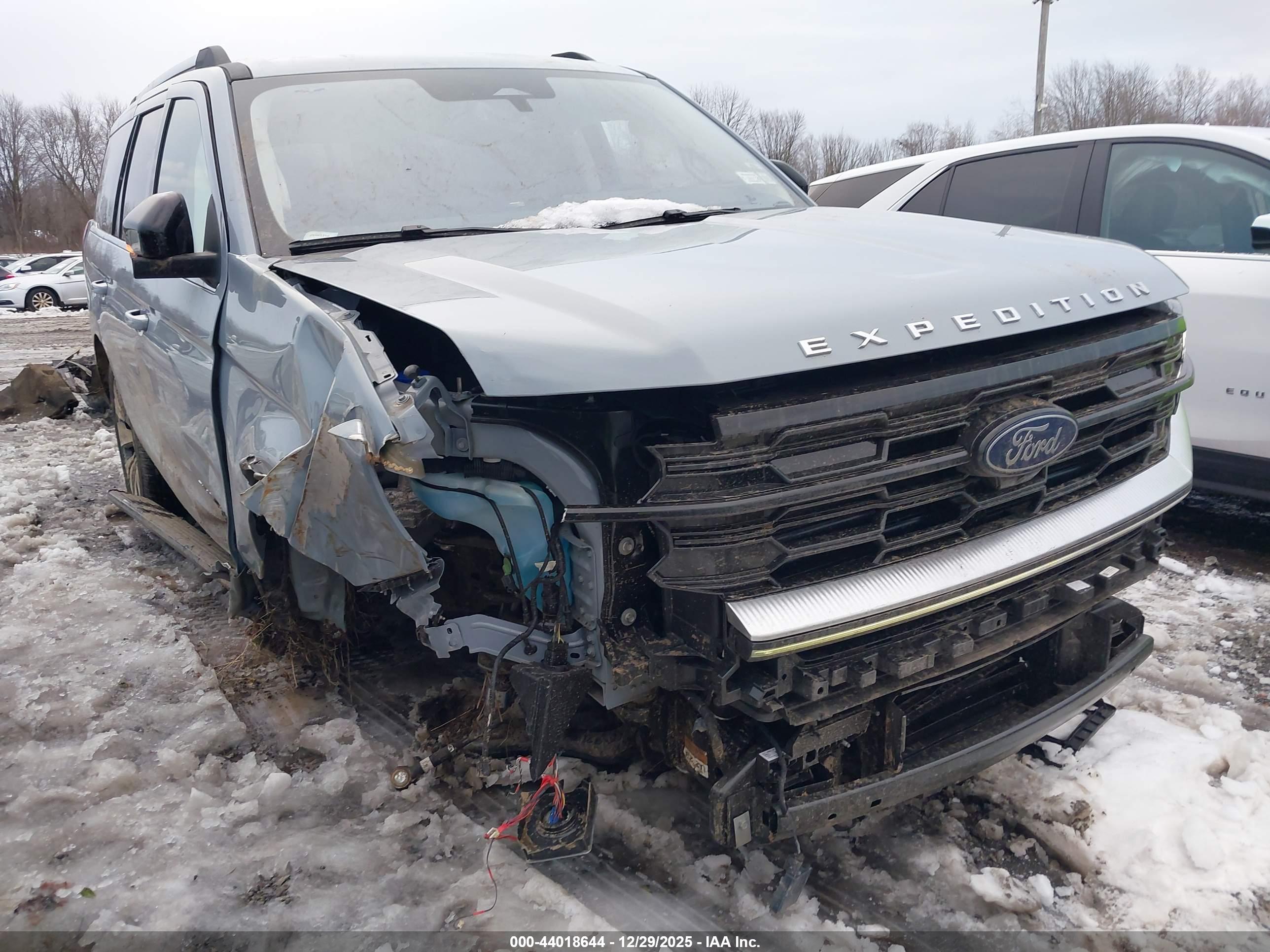 FORD EXPEDITION image 6