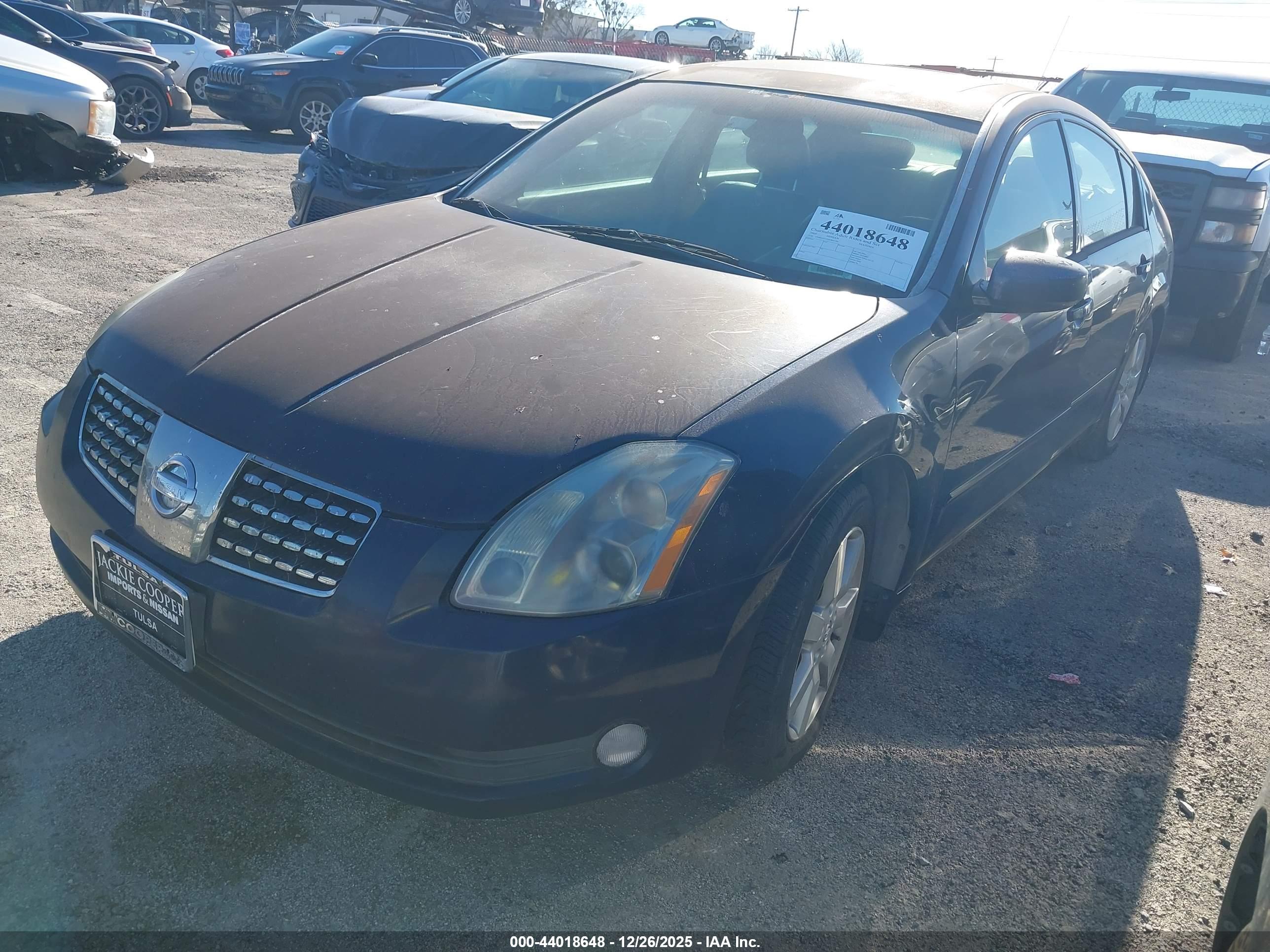 NISSAN MAXIMA image 2