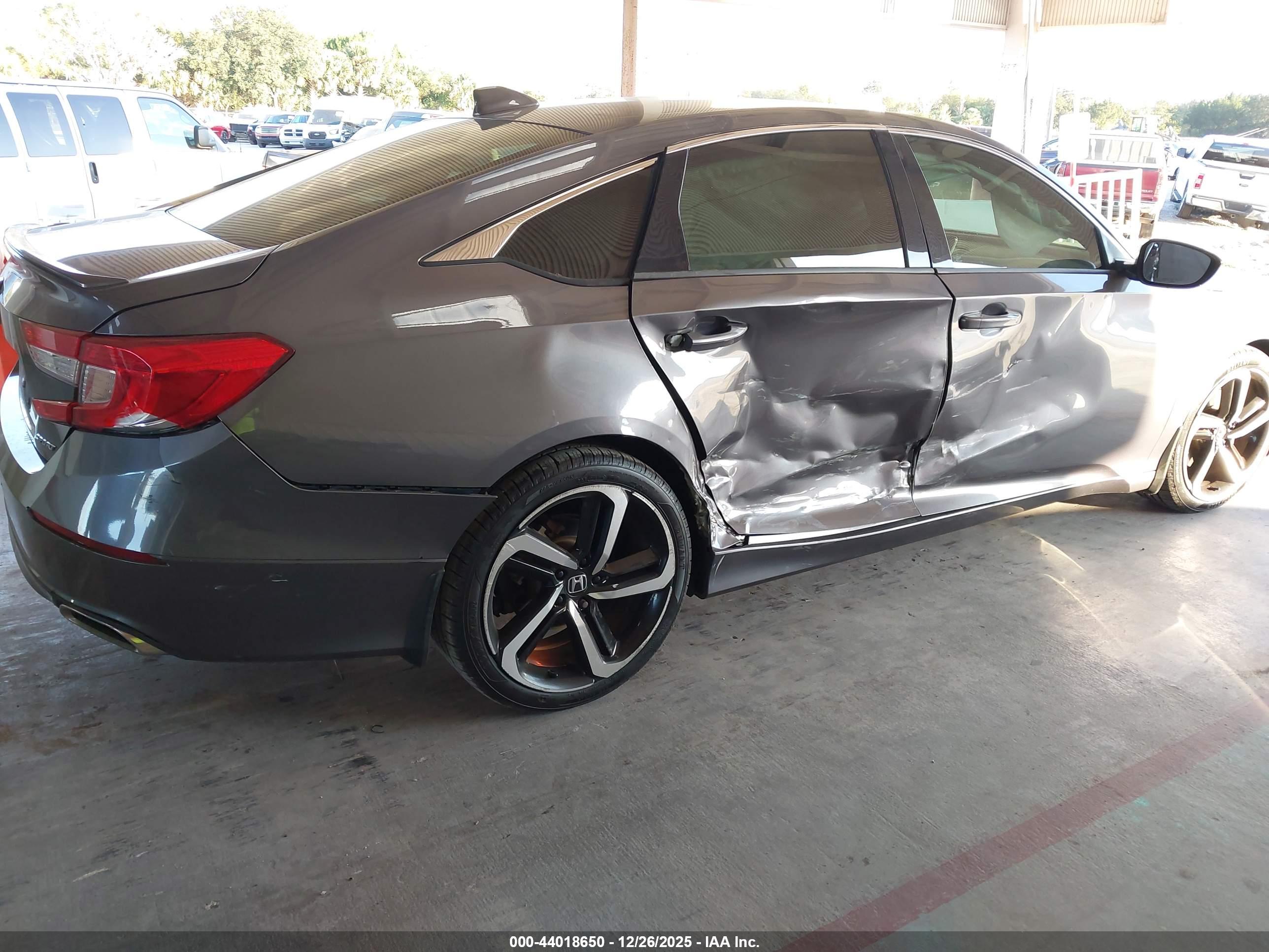 HONDA ACCORD image 6