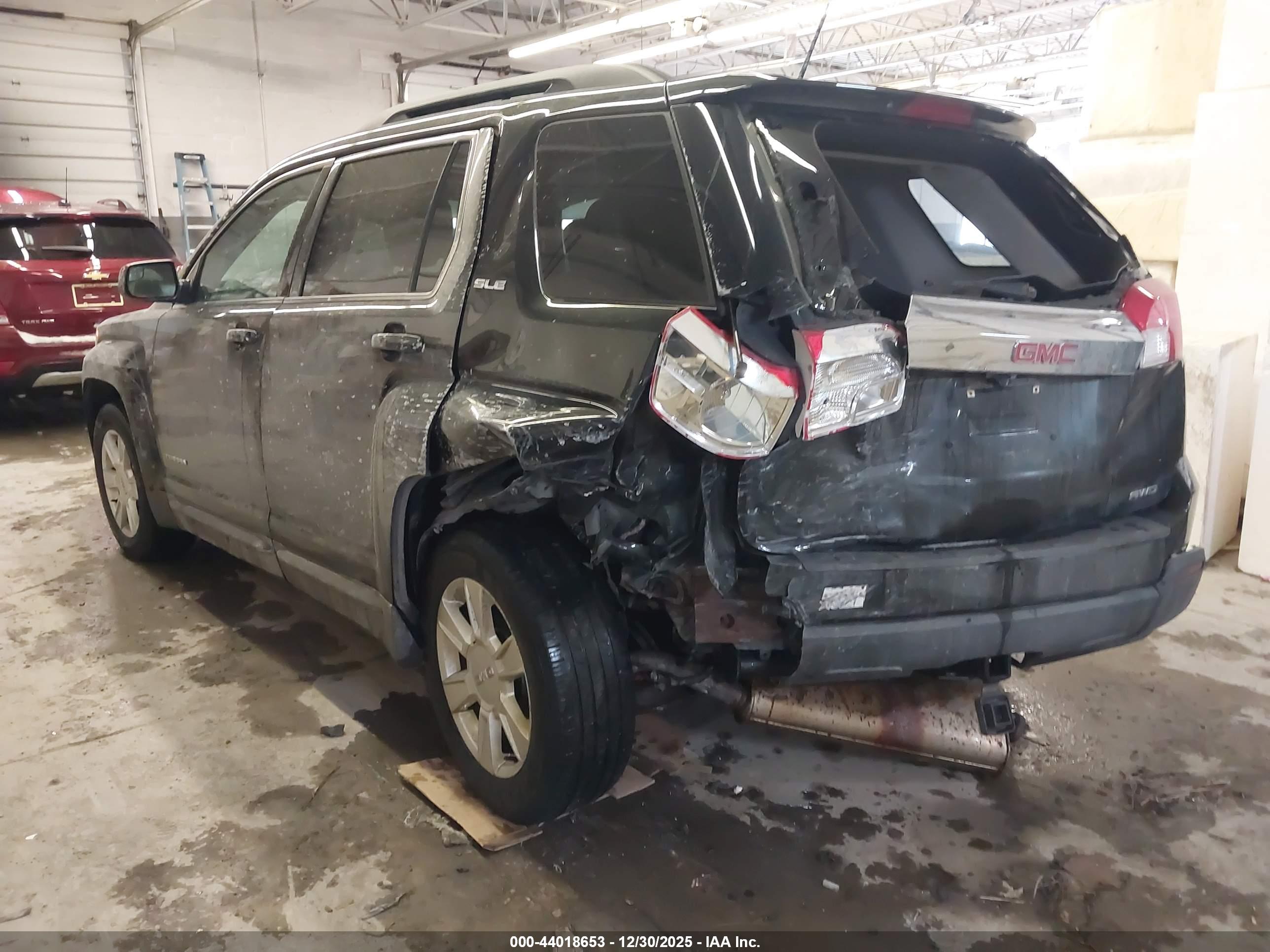 GMC TERRAIN image 3
