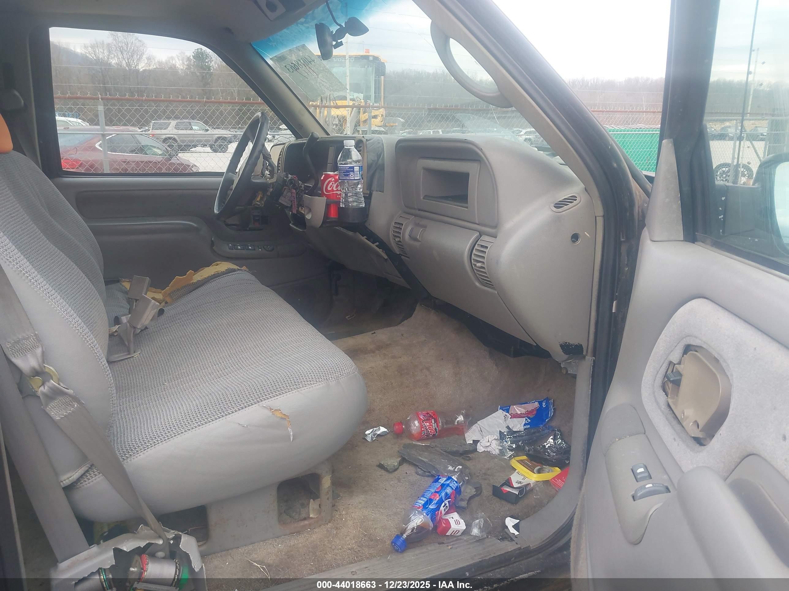 GMC YUKON image 5