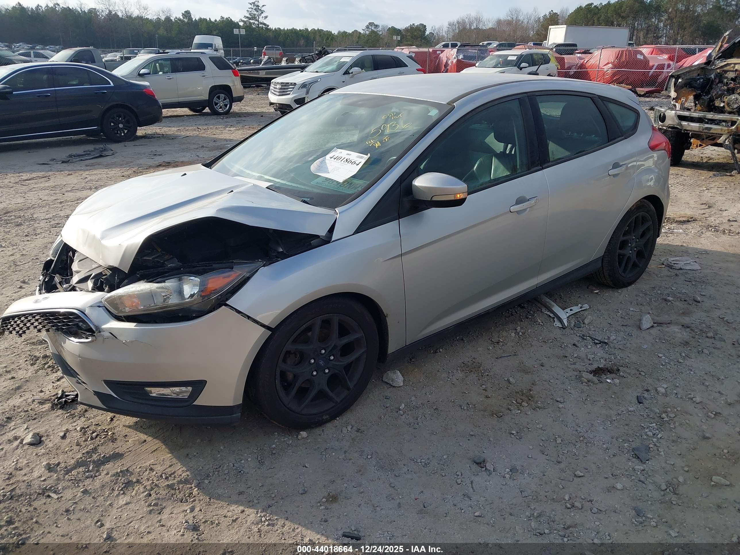 FORD FOCUS image 2