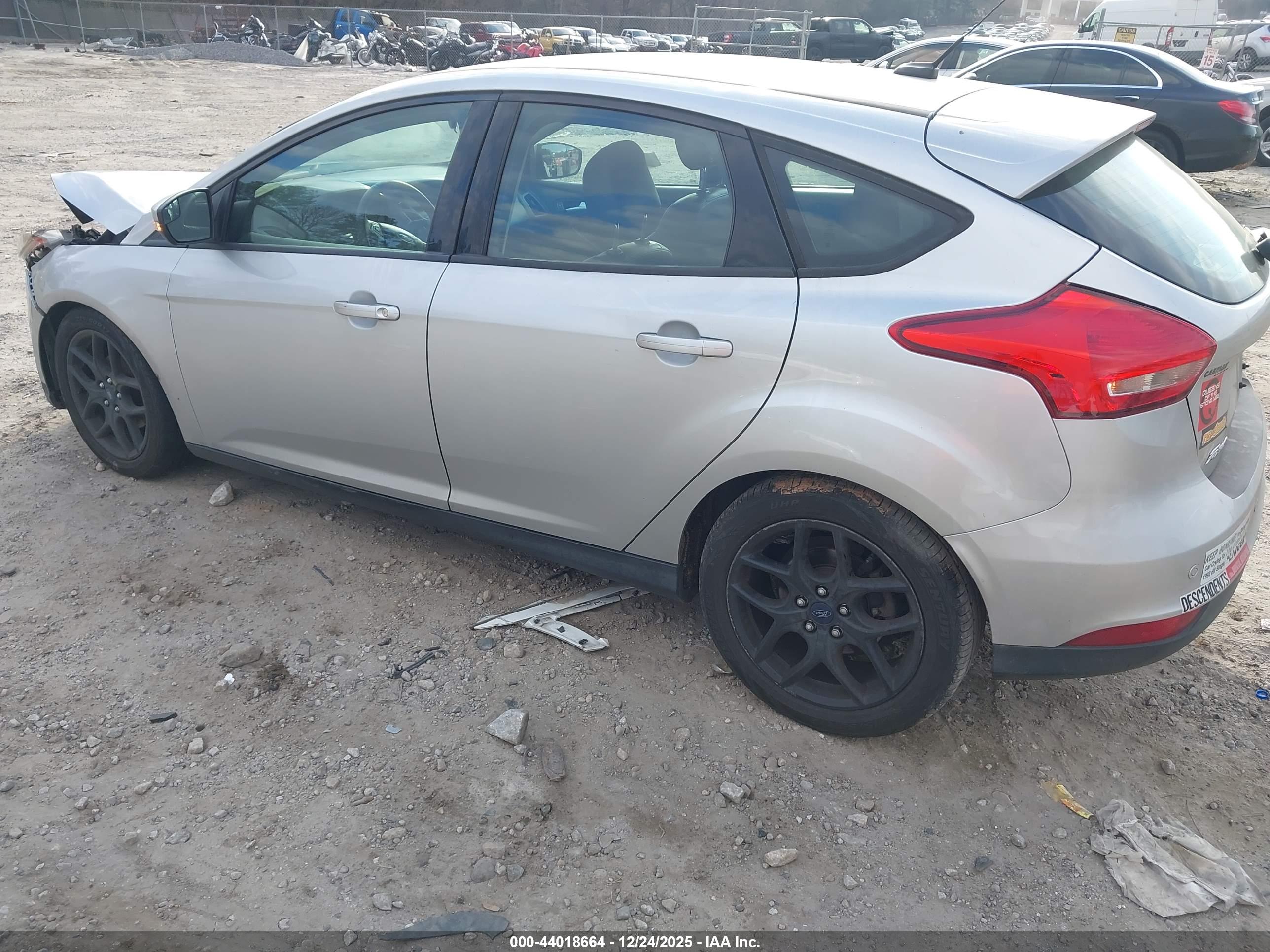 FORD FOCUS image 3