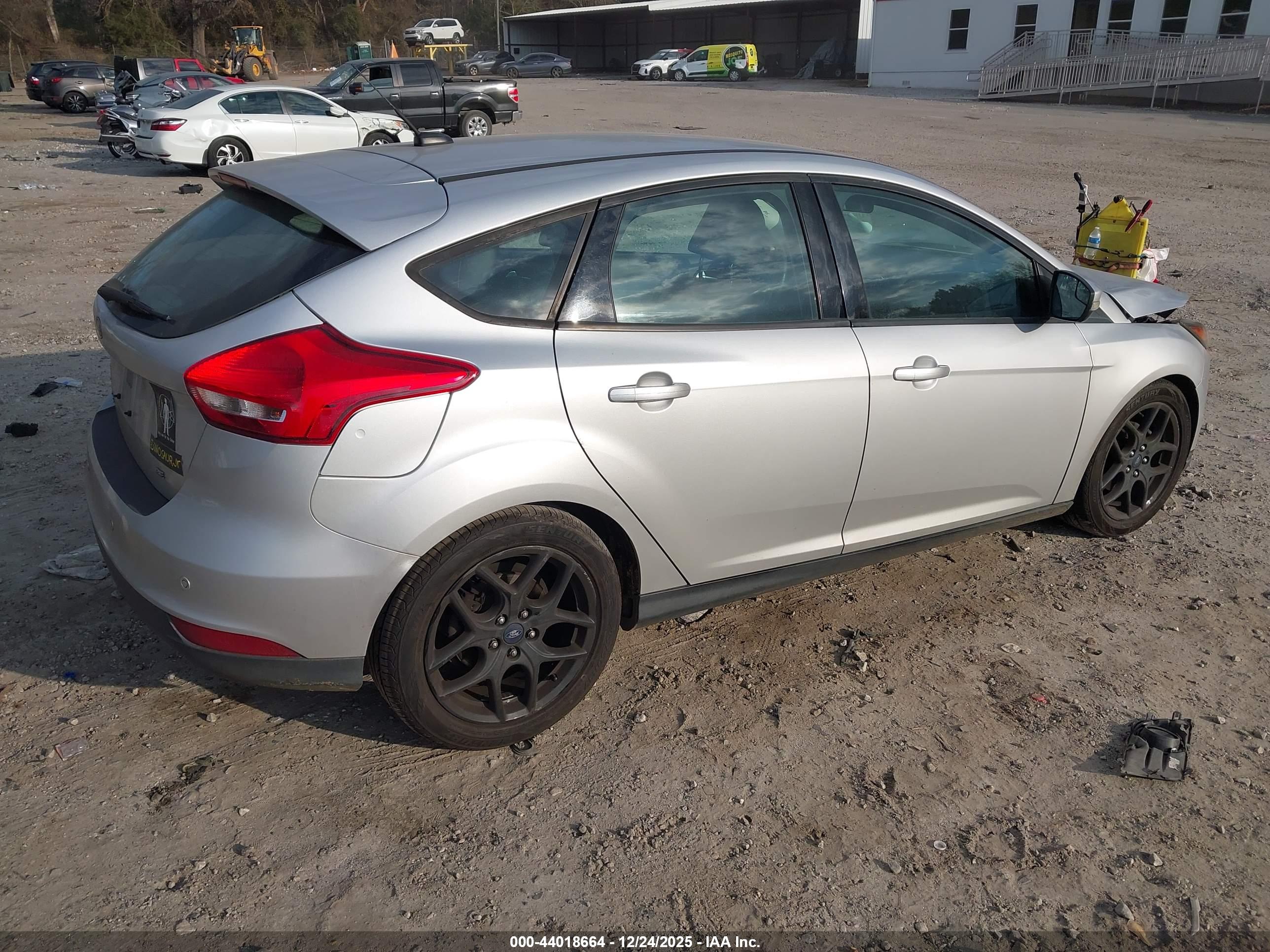 FORD FOCUS image 4