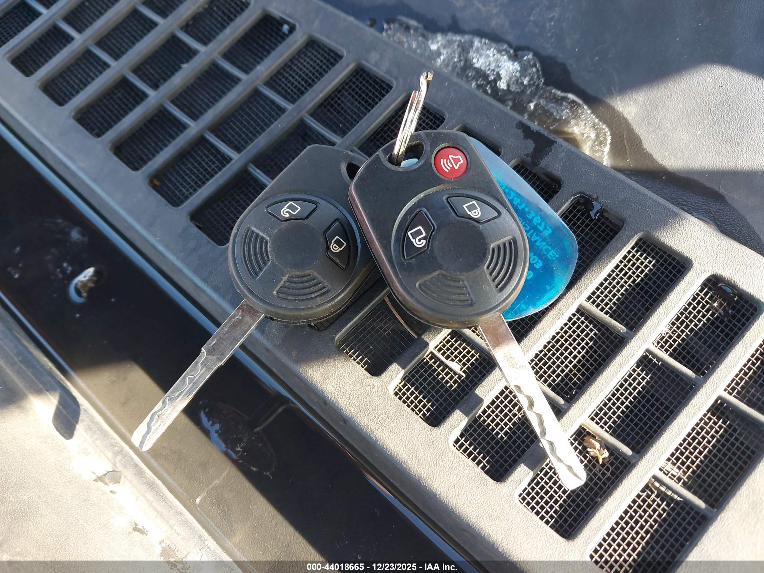 FORD ESCAPE image 11