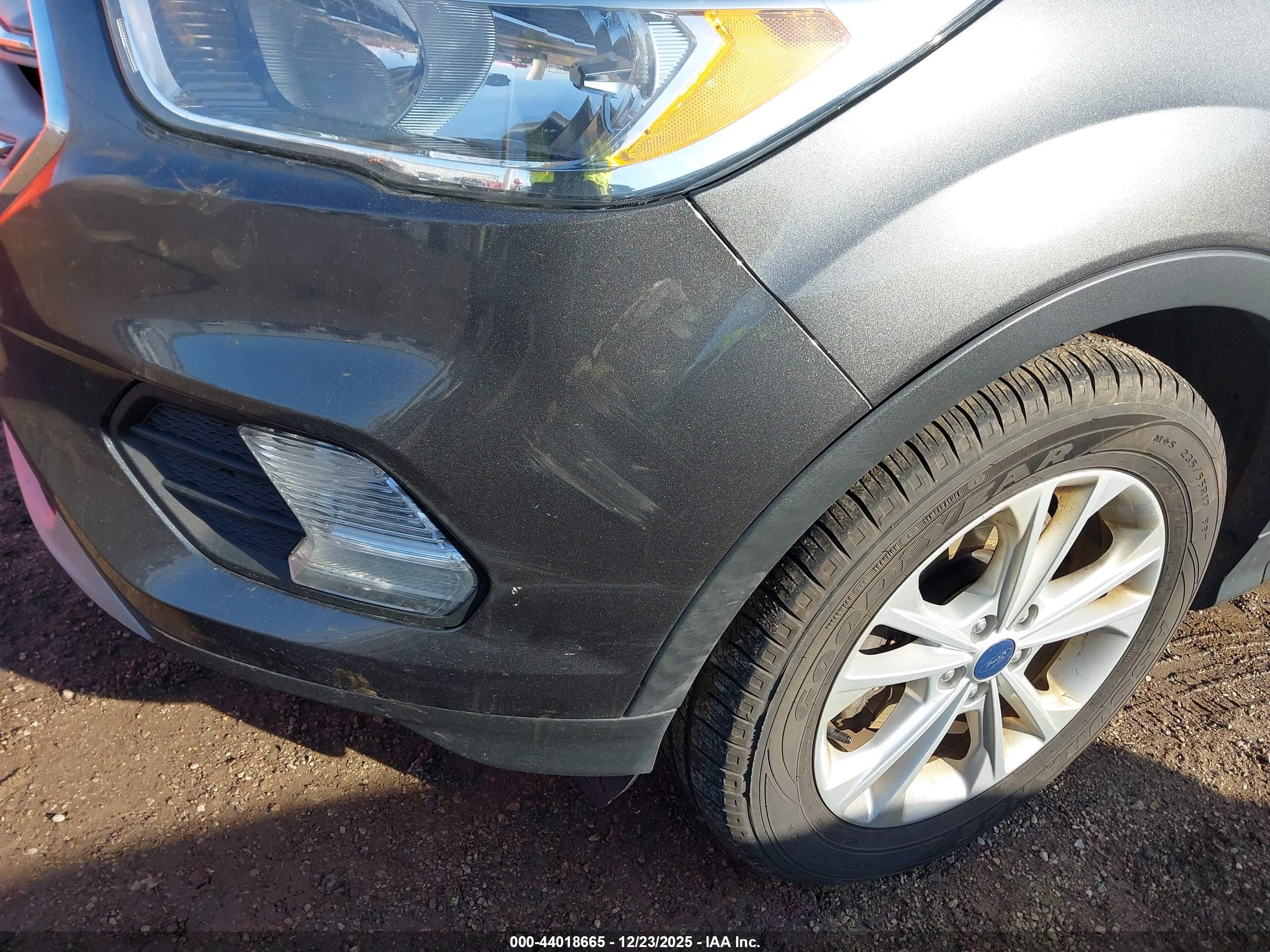 FORD ESCAPE image 6