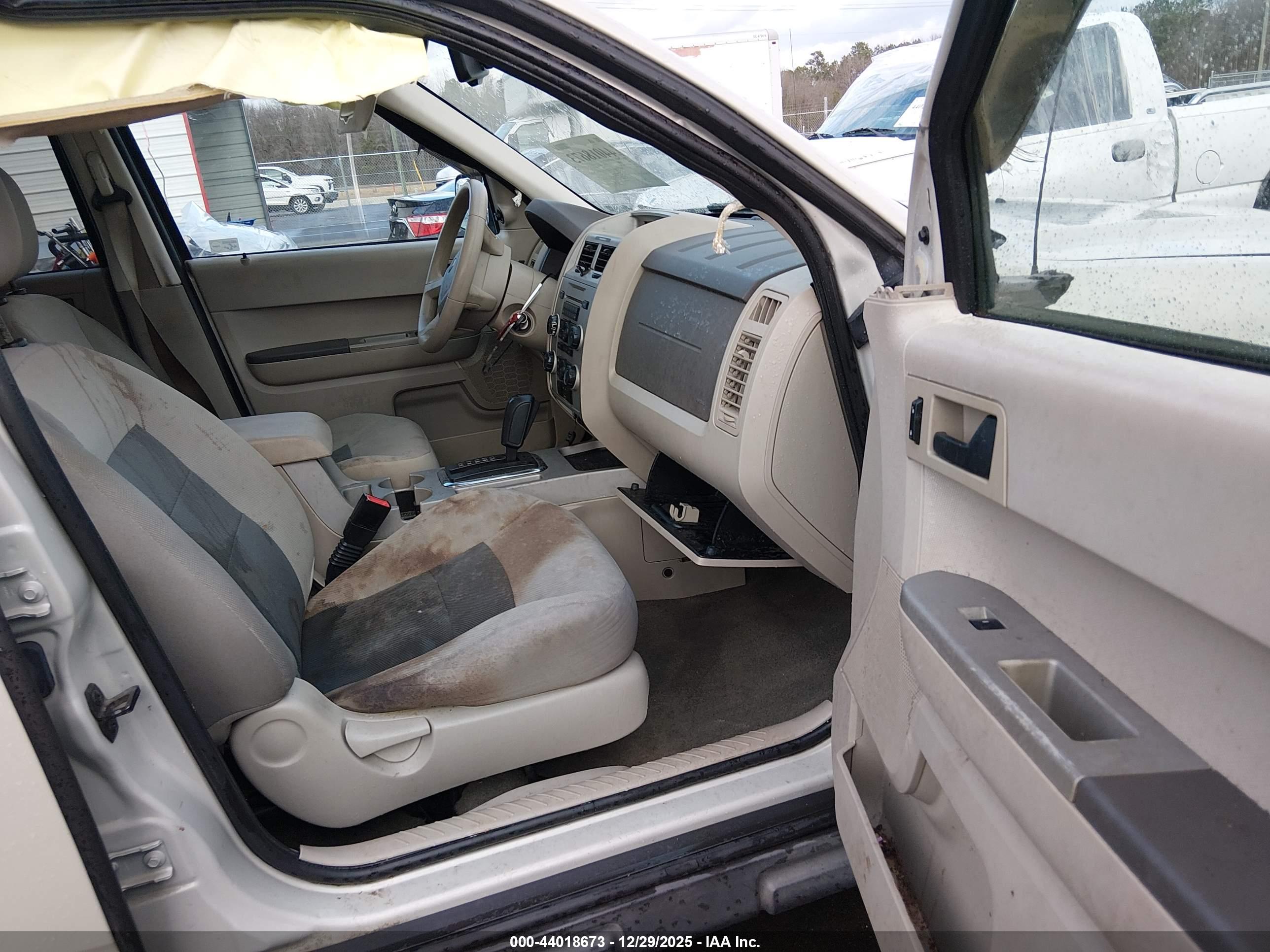 FORD ESCAPE image 5