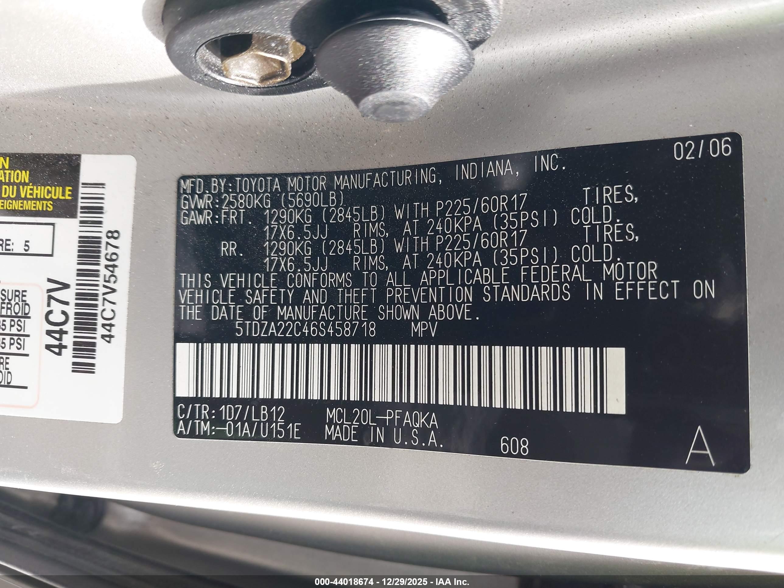 TOYOTA SIENNA image 9