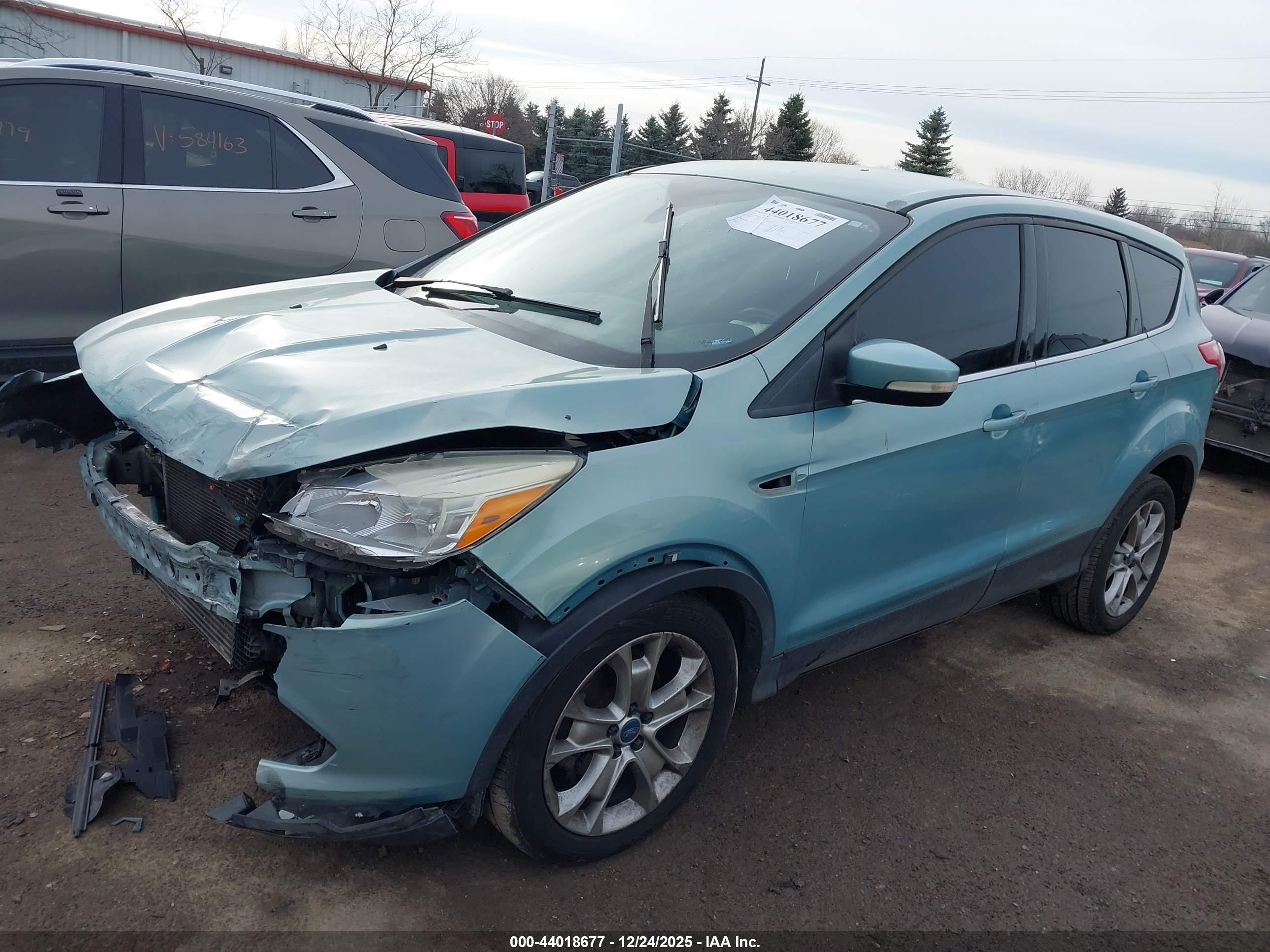 FORD ESCAPE image 2