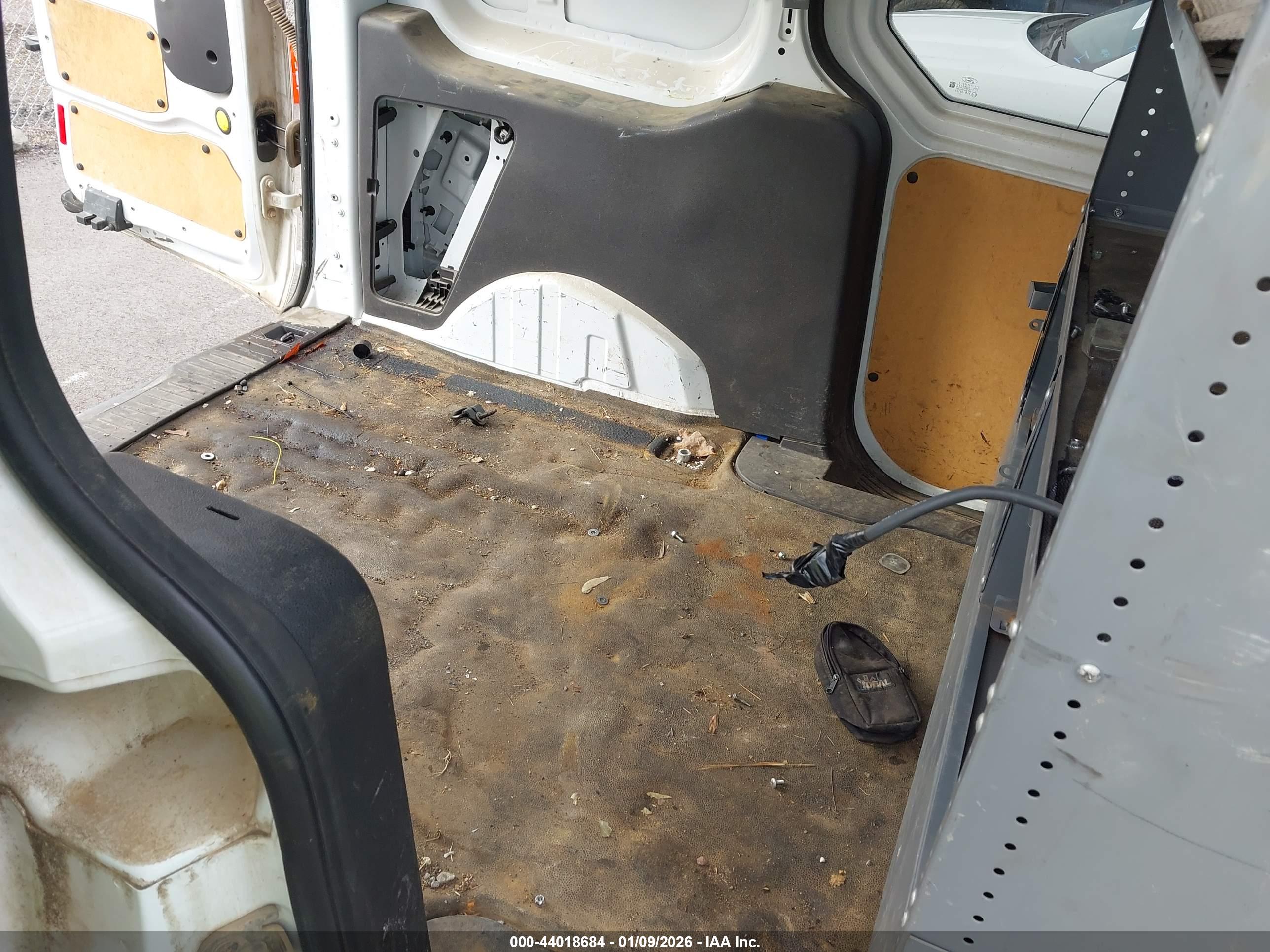 FORD TRANSIT image 8