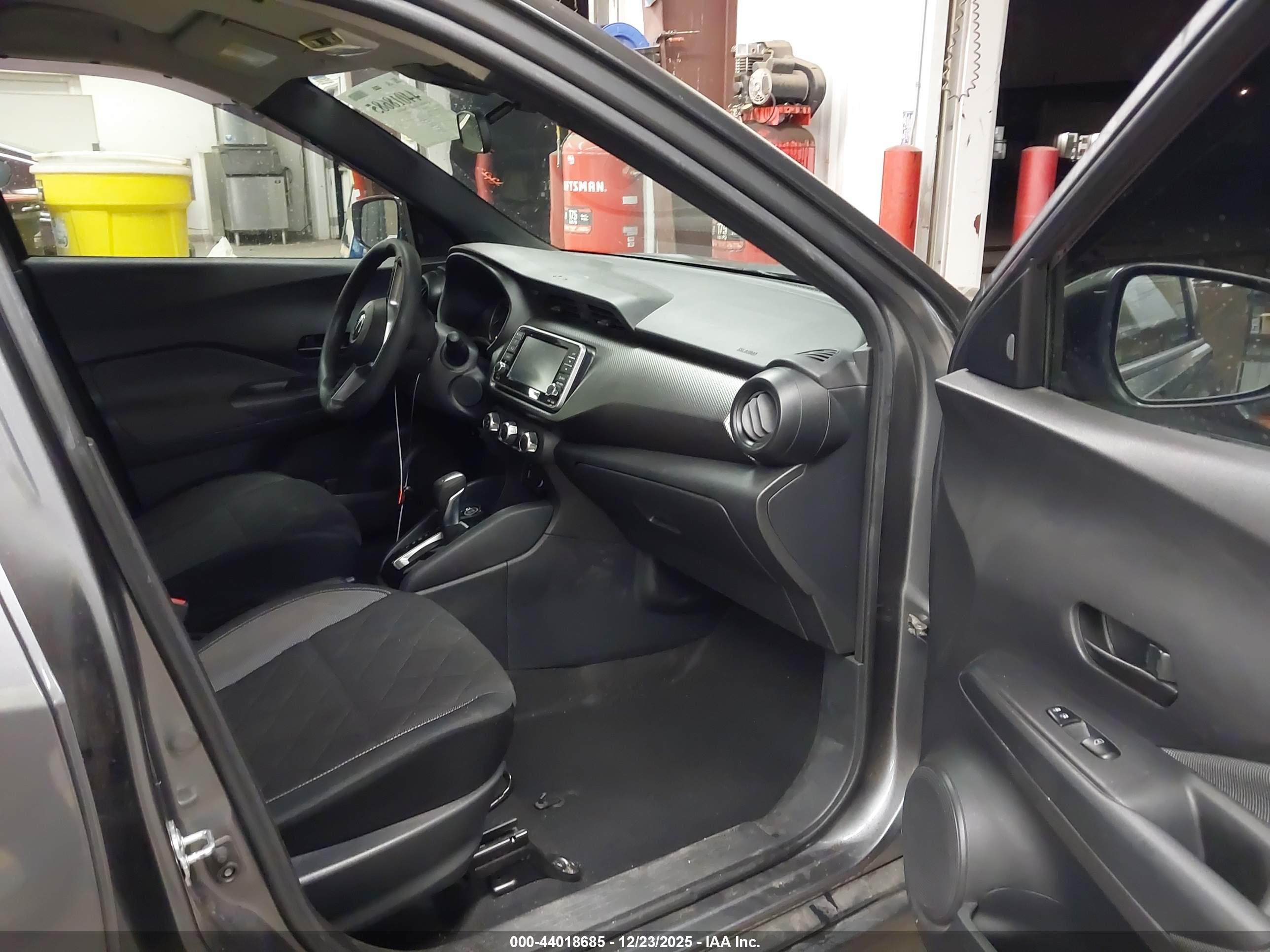 NISSAN KICKS image 5