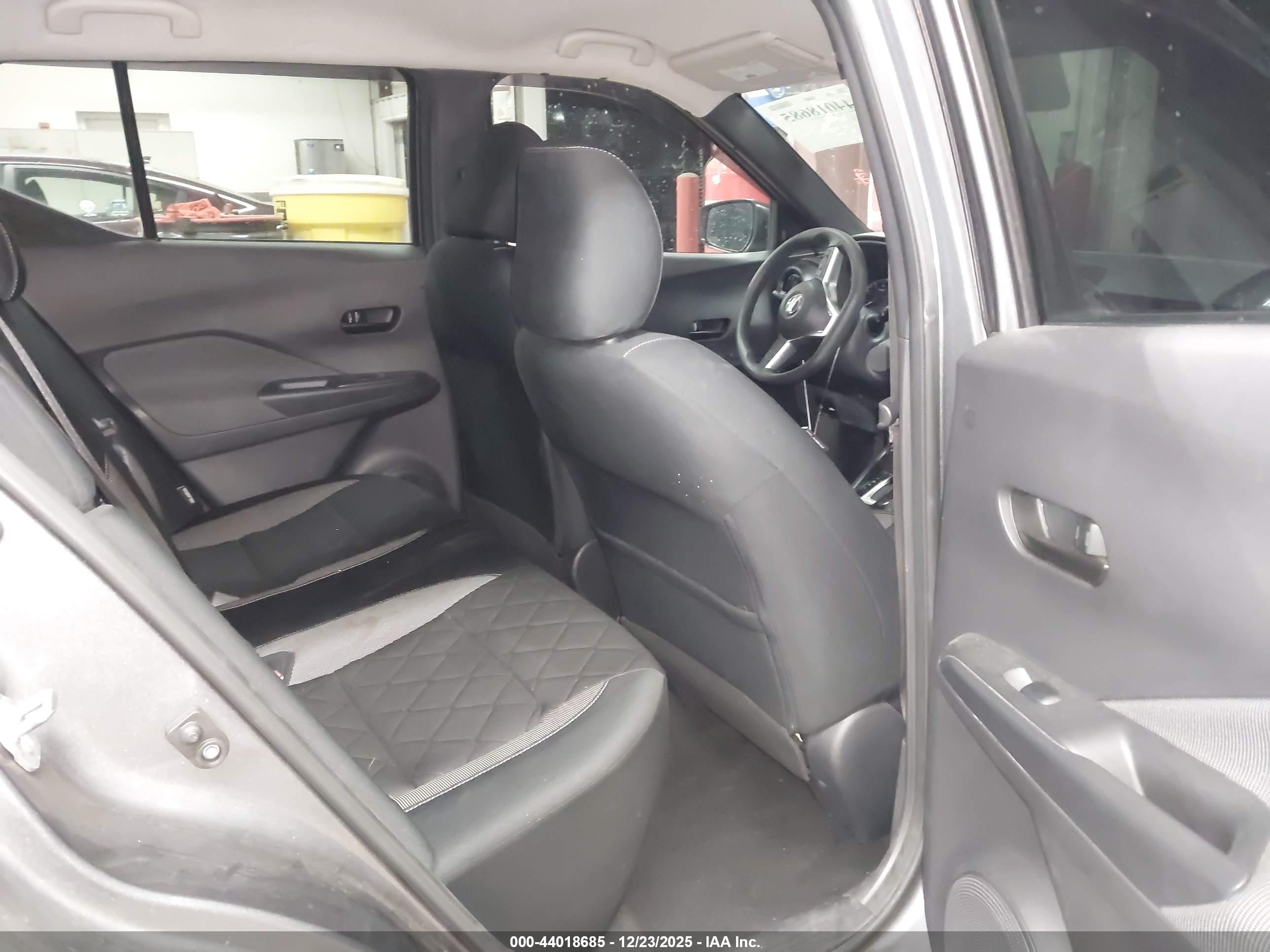 NISSAN KICKS image 8
