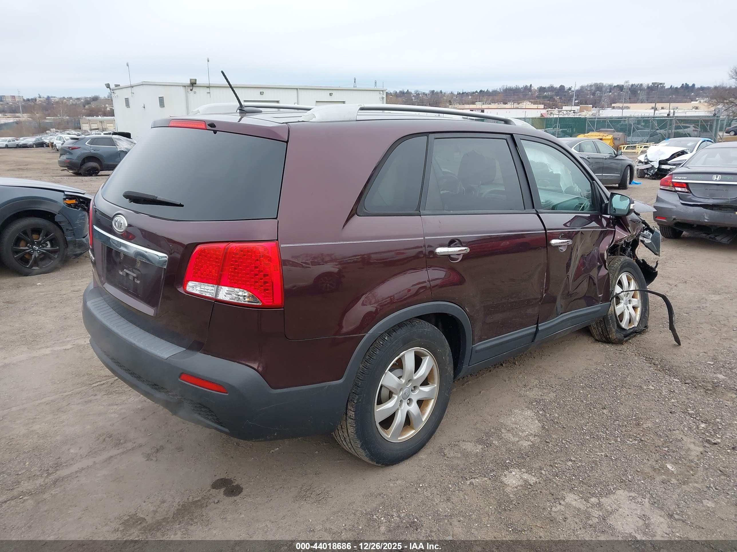KIA SORENTO image 4
