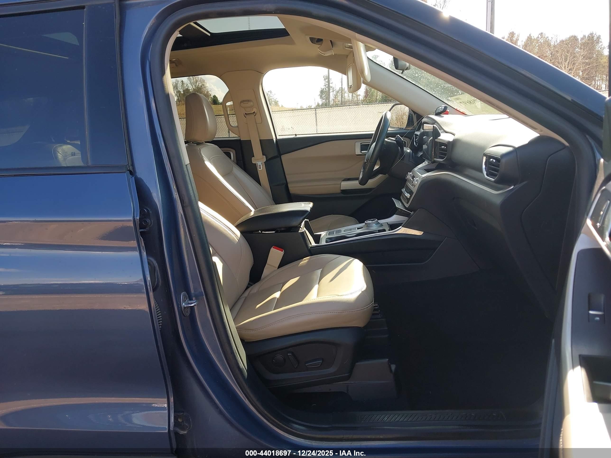 FORD EXPLORER image 5