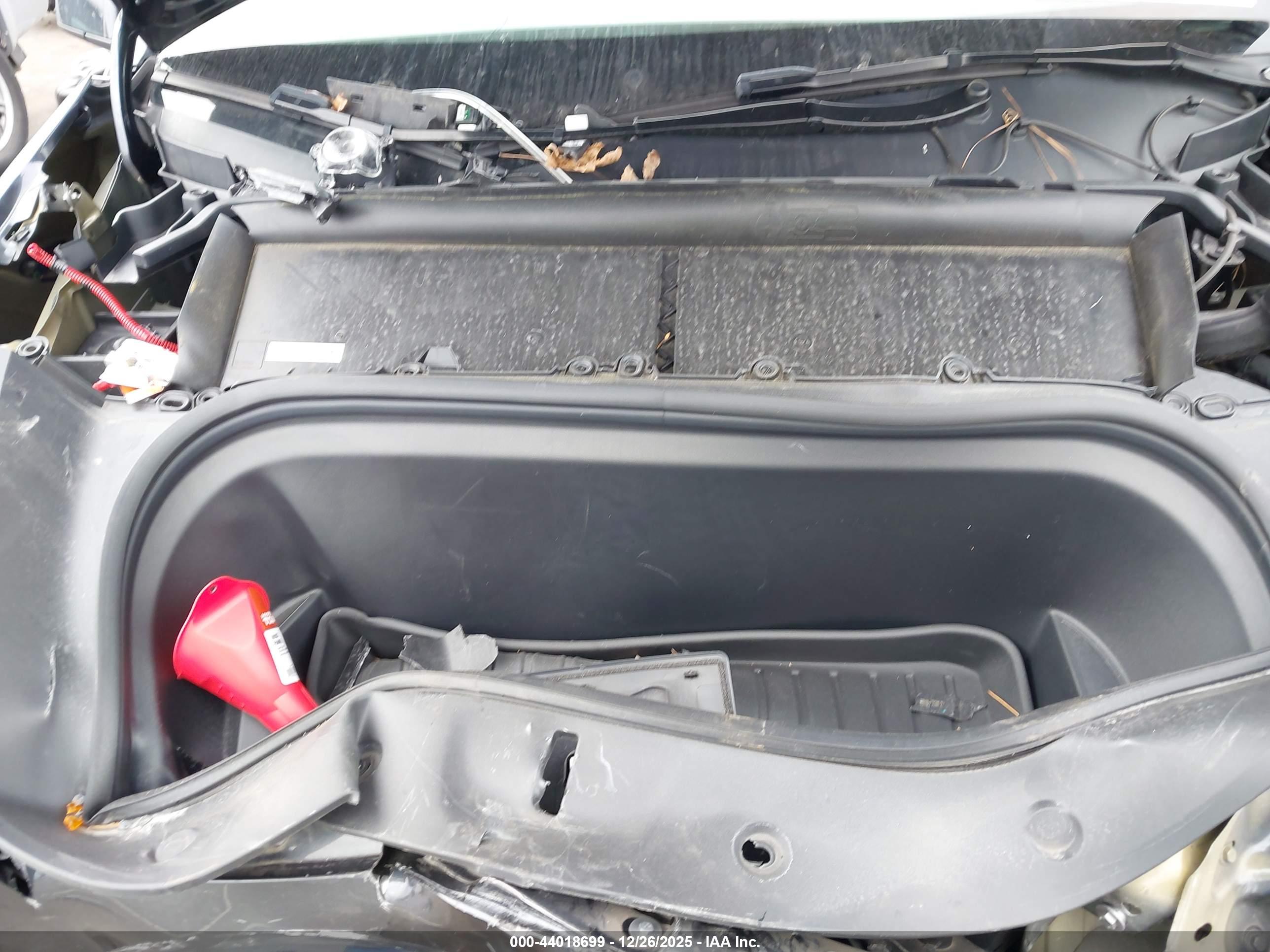 TESLA MODEL image 10