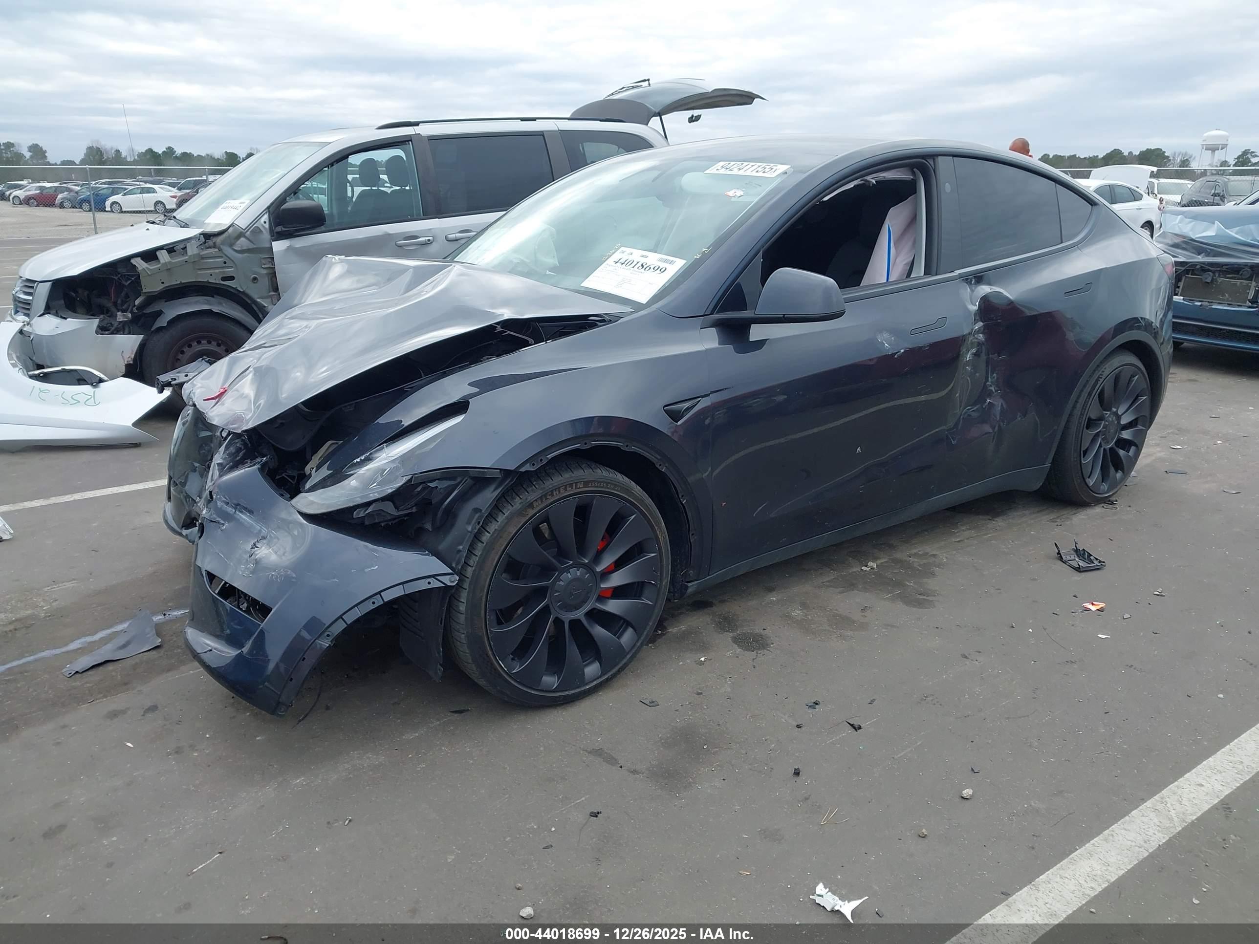 TESLA MODEL image 2