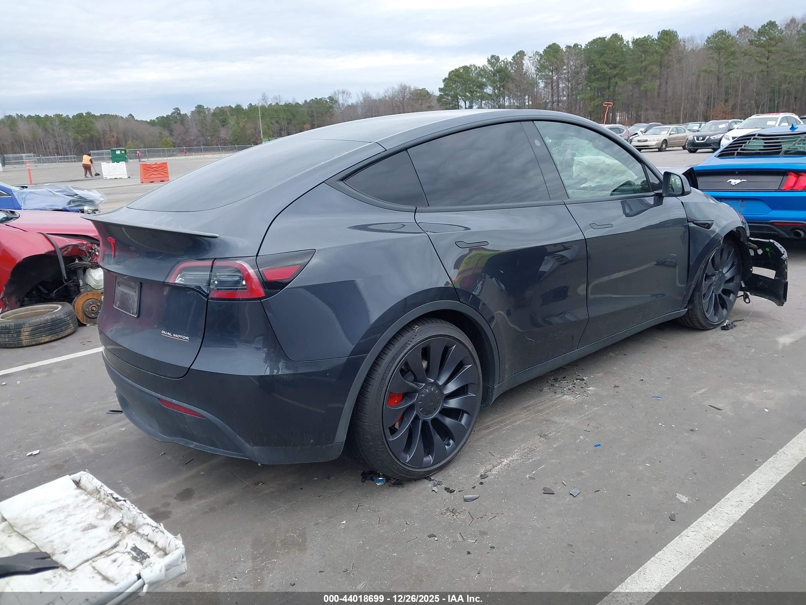 TESLA MODEL image 4