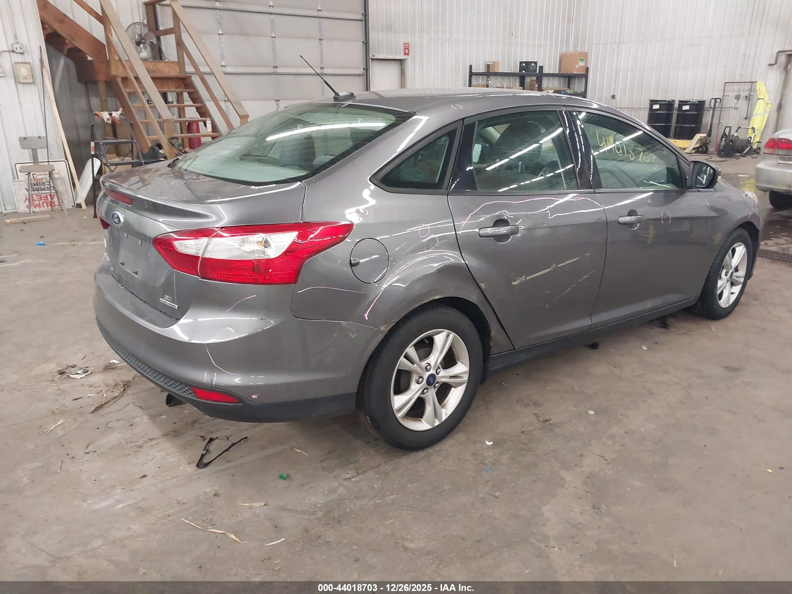 FORD FOCUS image 4
