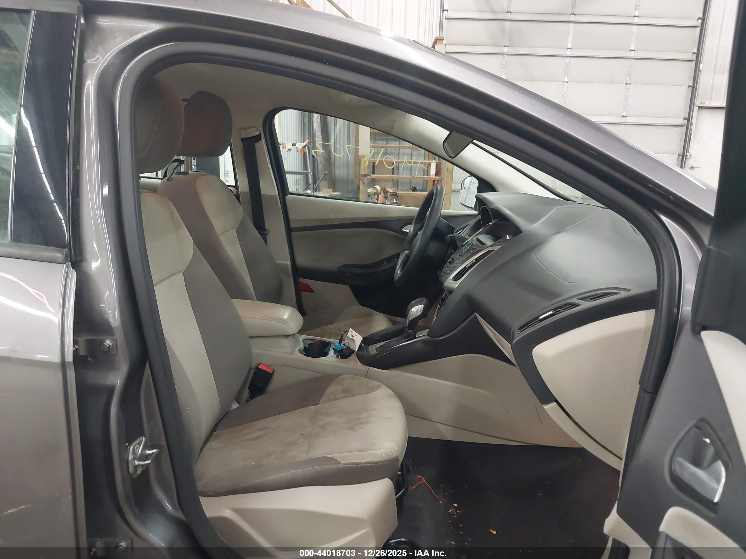 FORD FOCUS image 5
