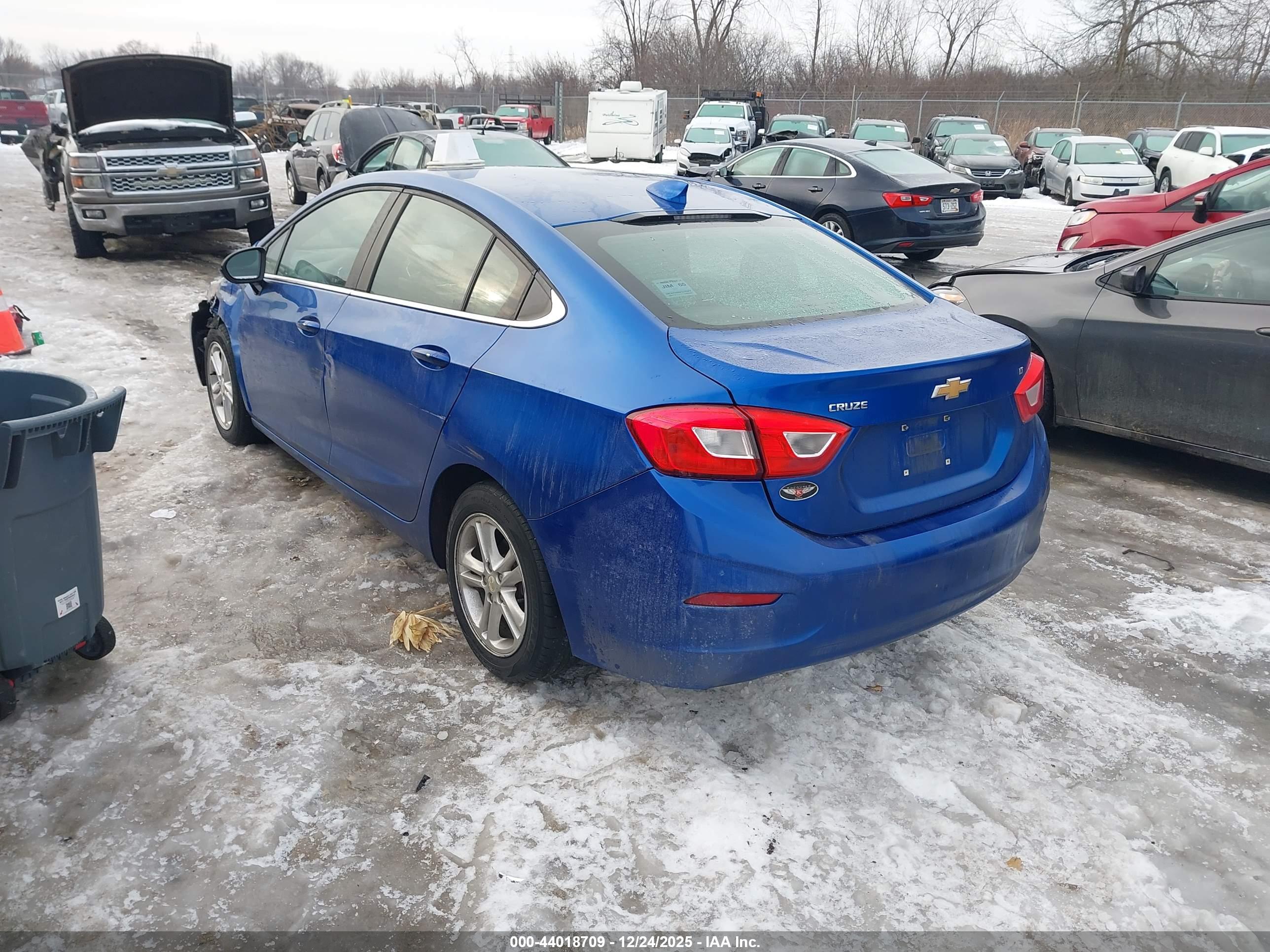 CHEVROLET CRUZE image 3