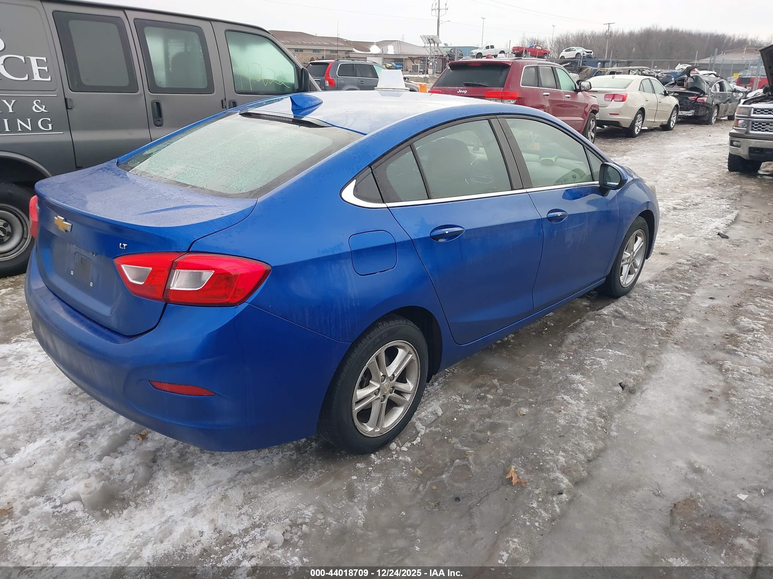 CHEVROLET CRUZE image 4
