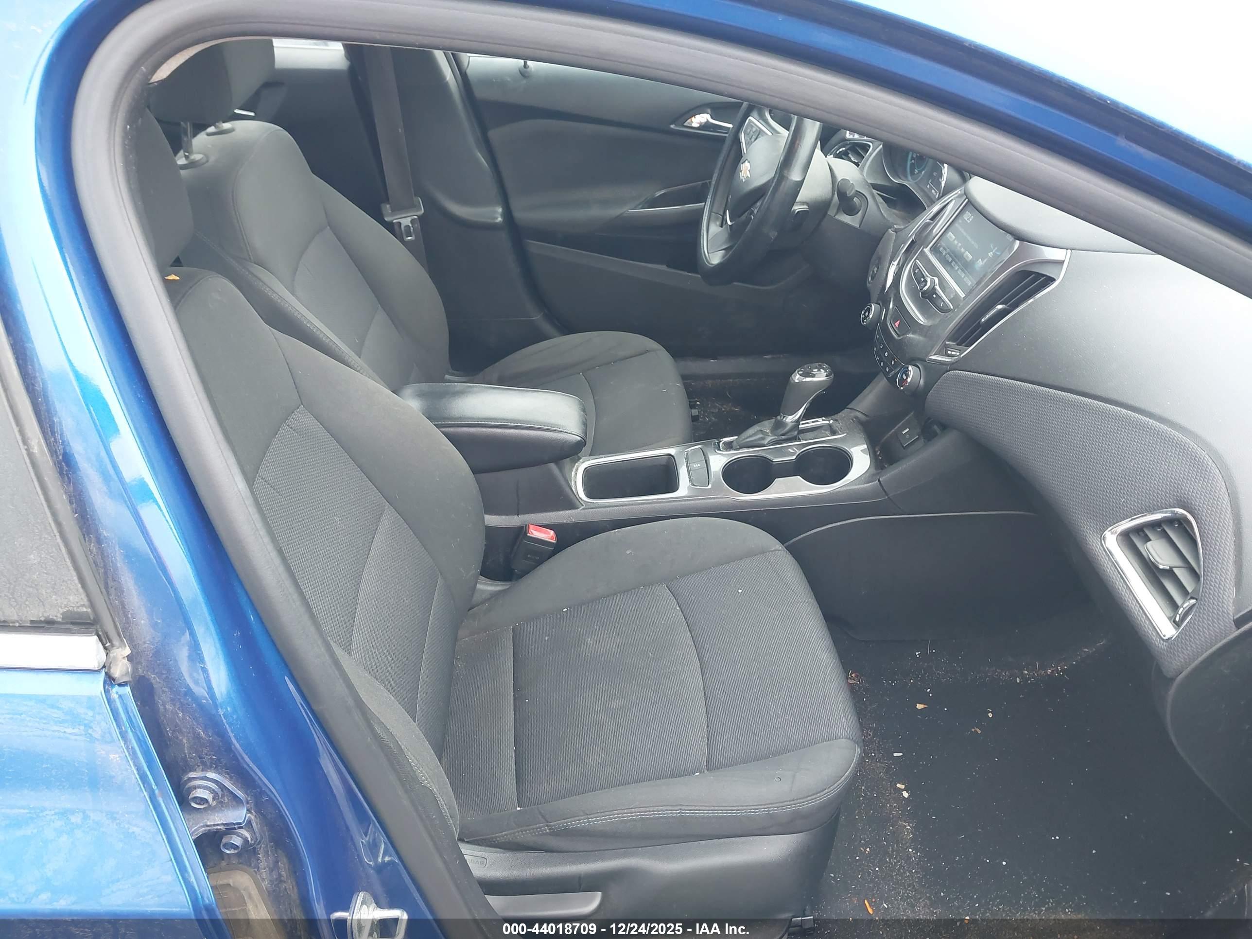 CHEVROLET CRUZE image 5
