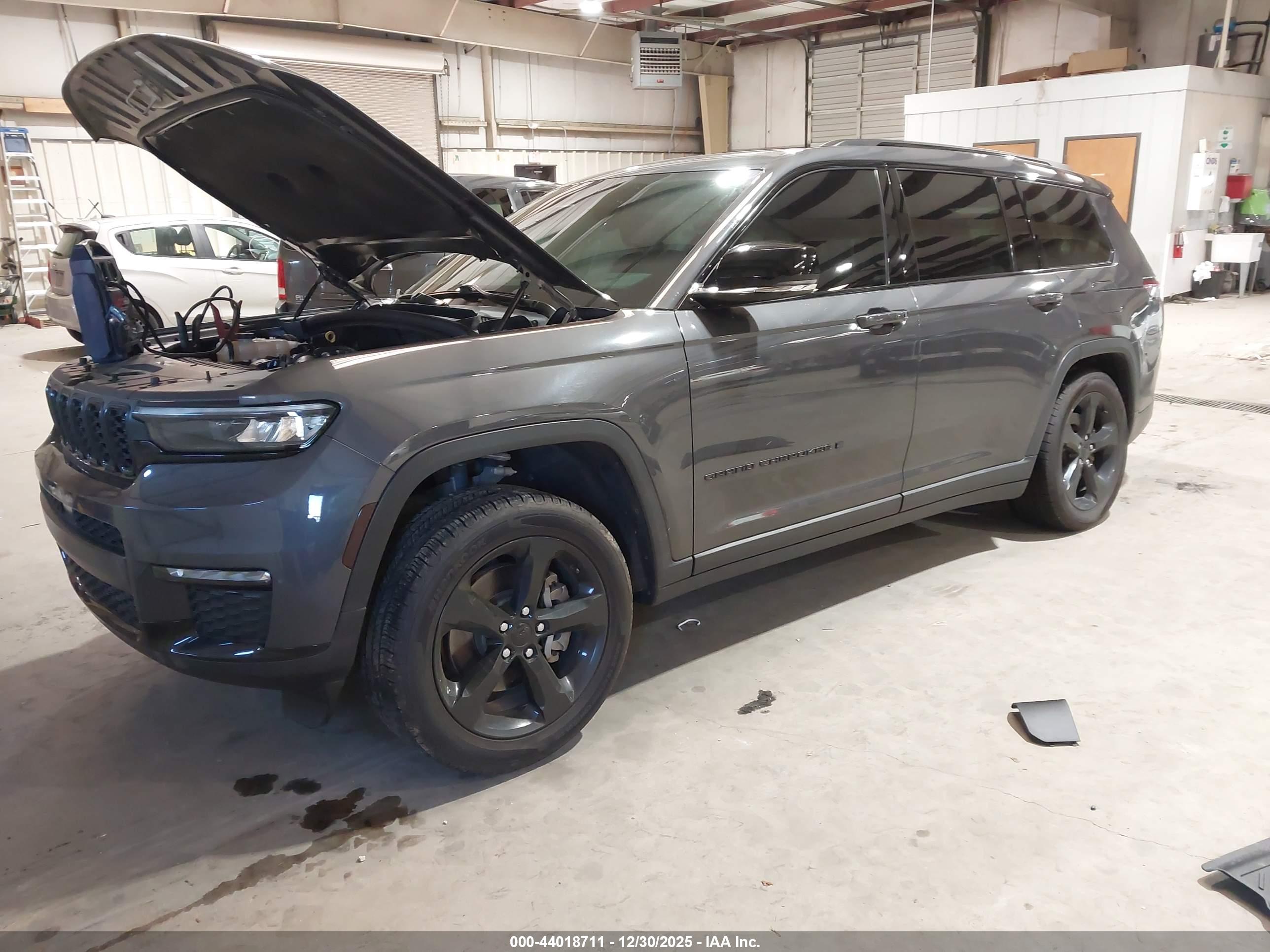JEEP GRAND image 2