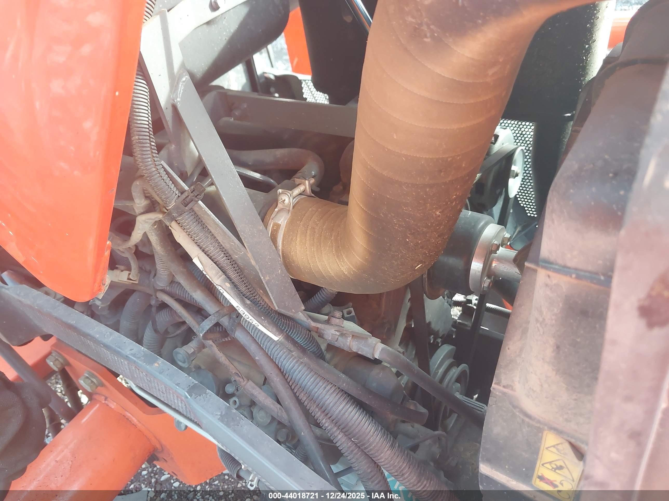 KUBOTA L2501D image 10