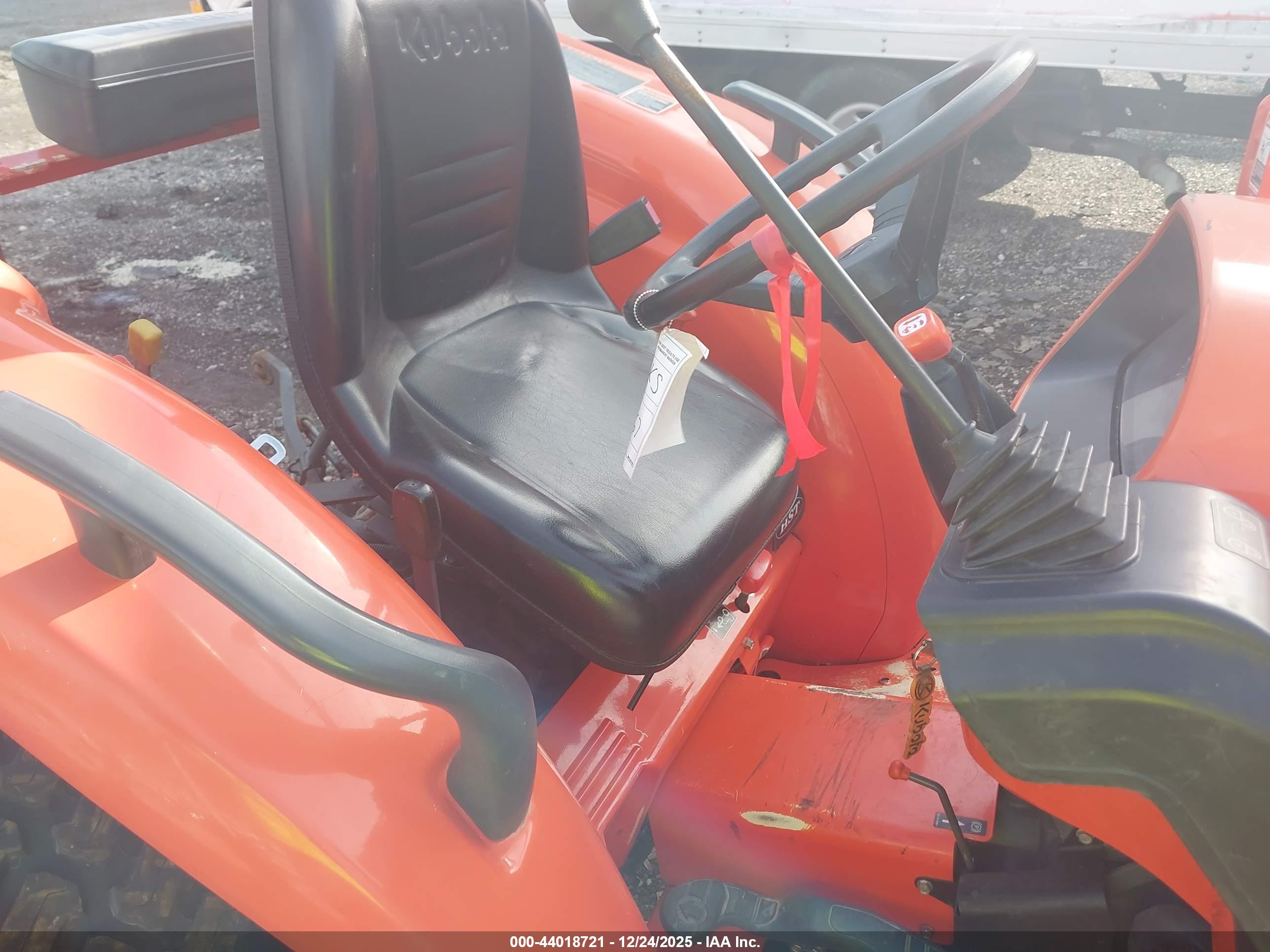 KUBOTA L2501D image 5
