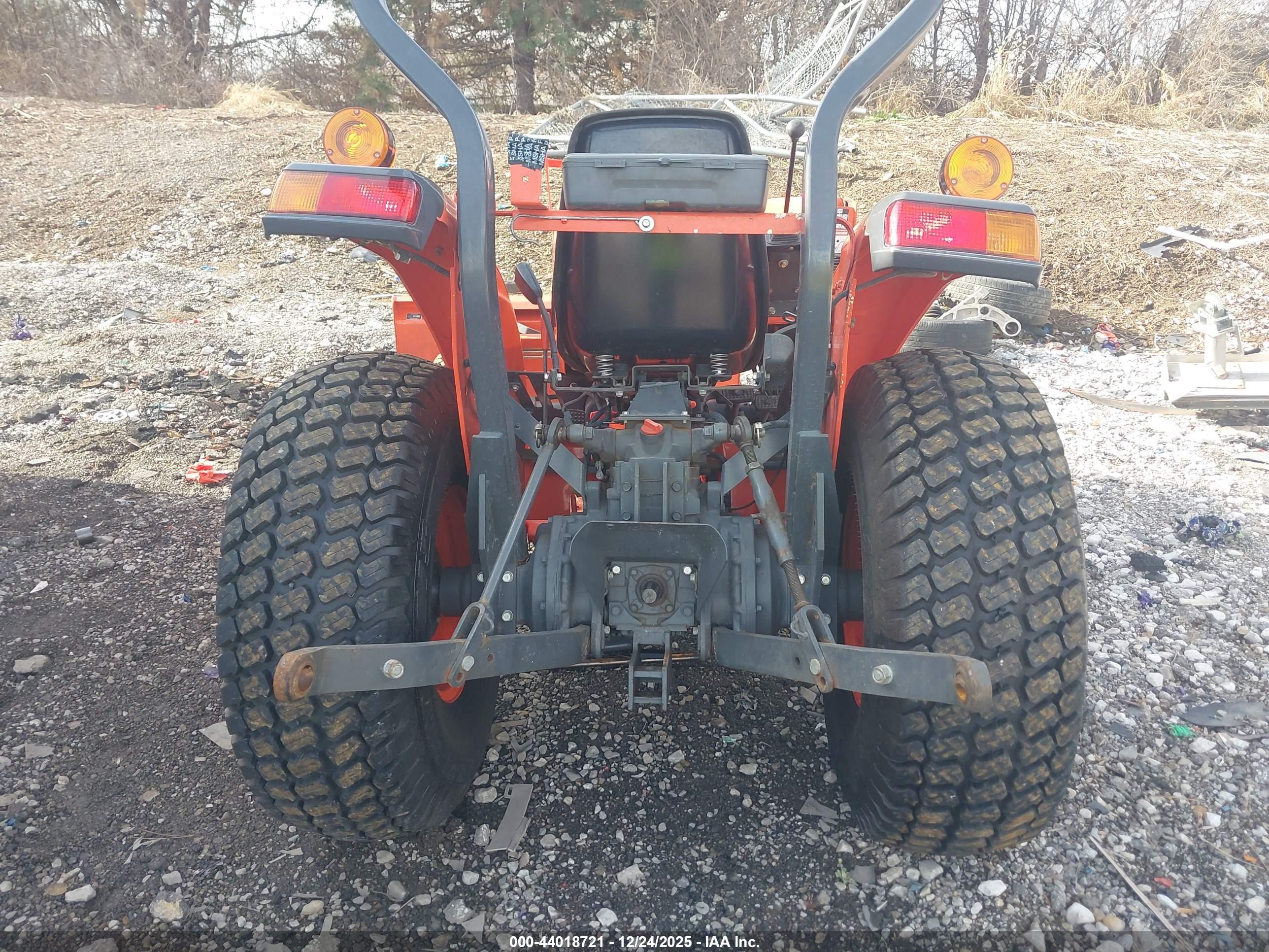 KUBOTA L2501D image 8