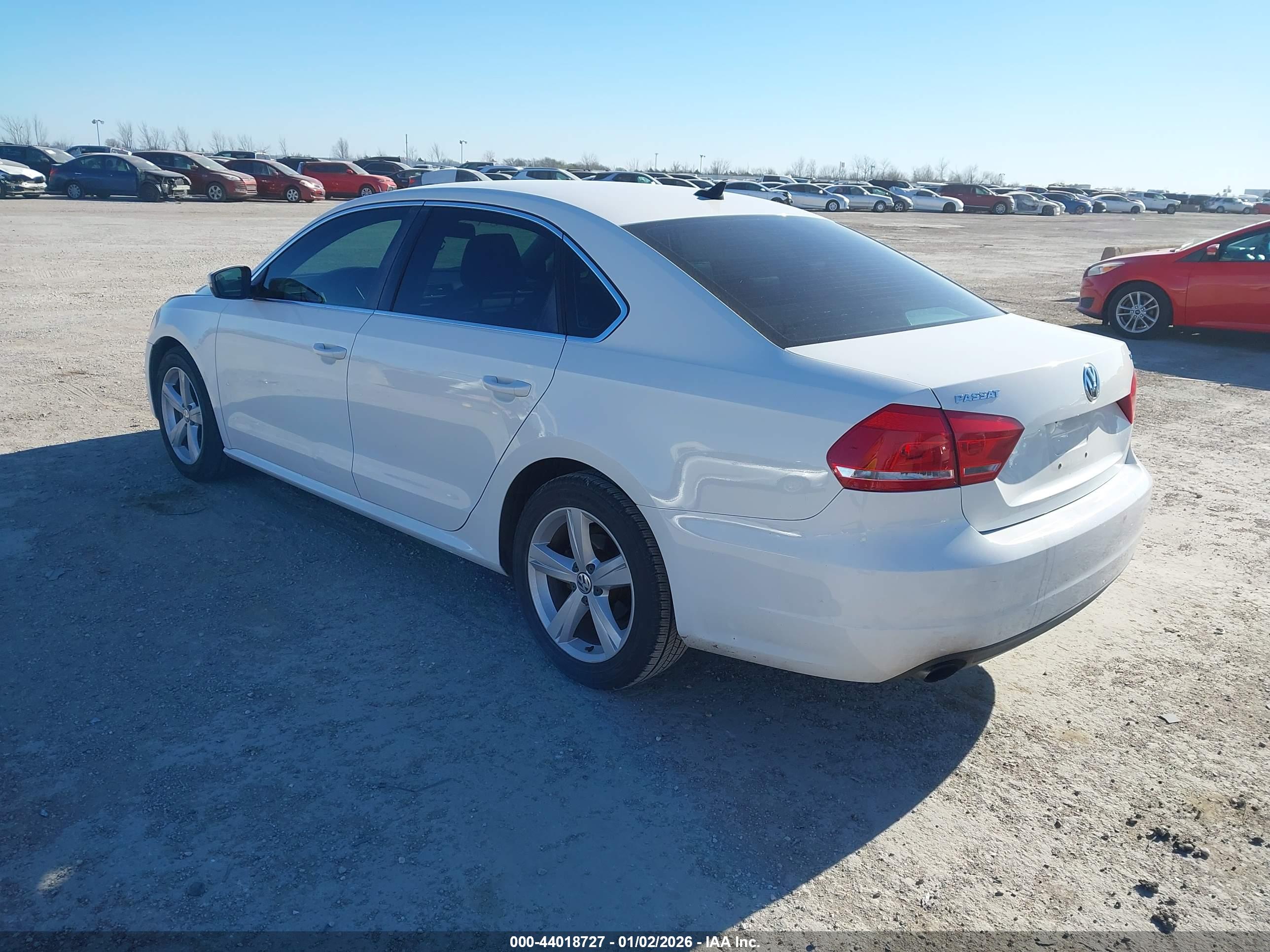 VOLKSWAGEN PASSAT image 3