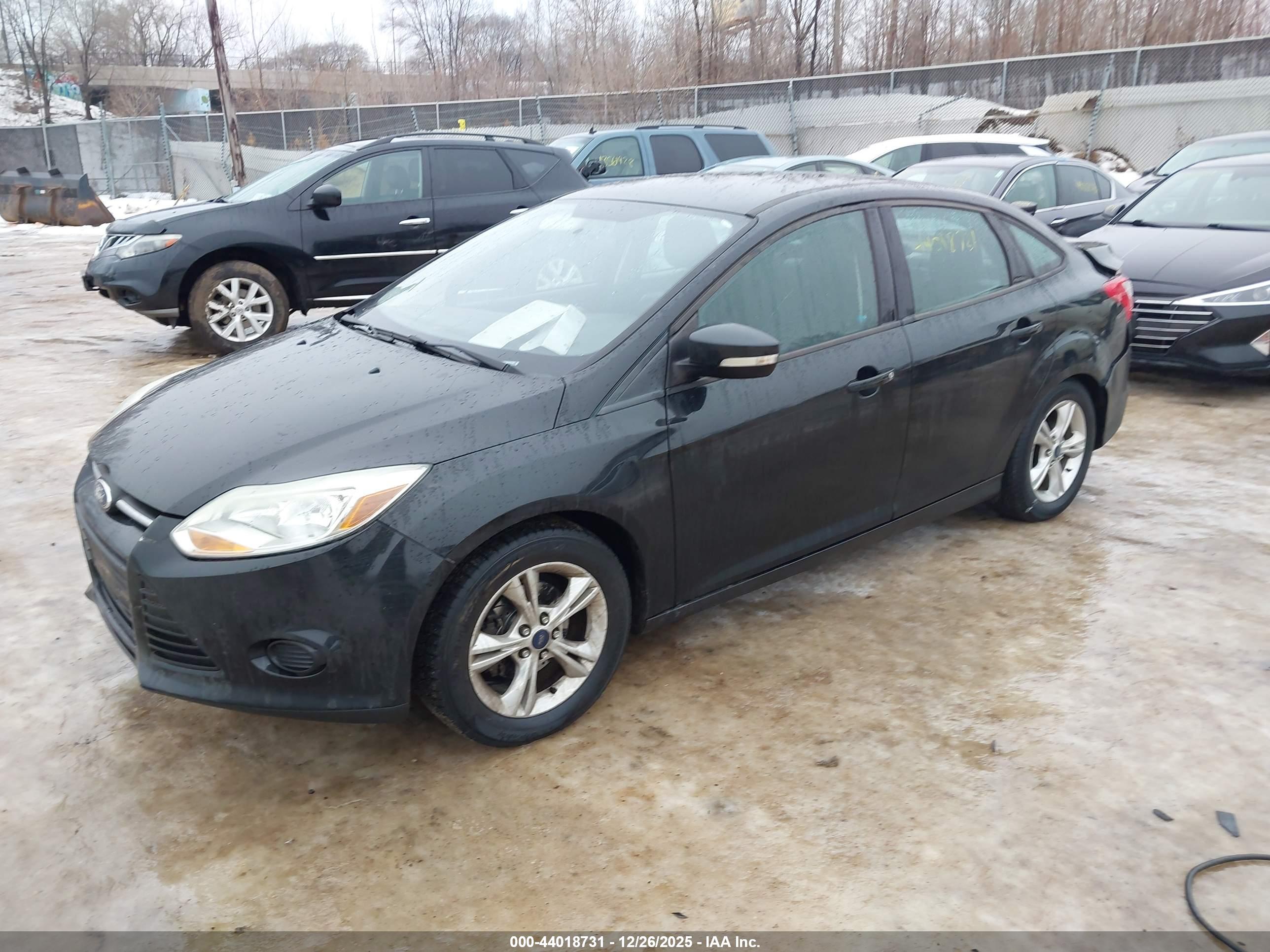 FORD FOCUS image 2