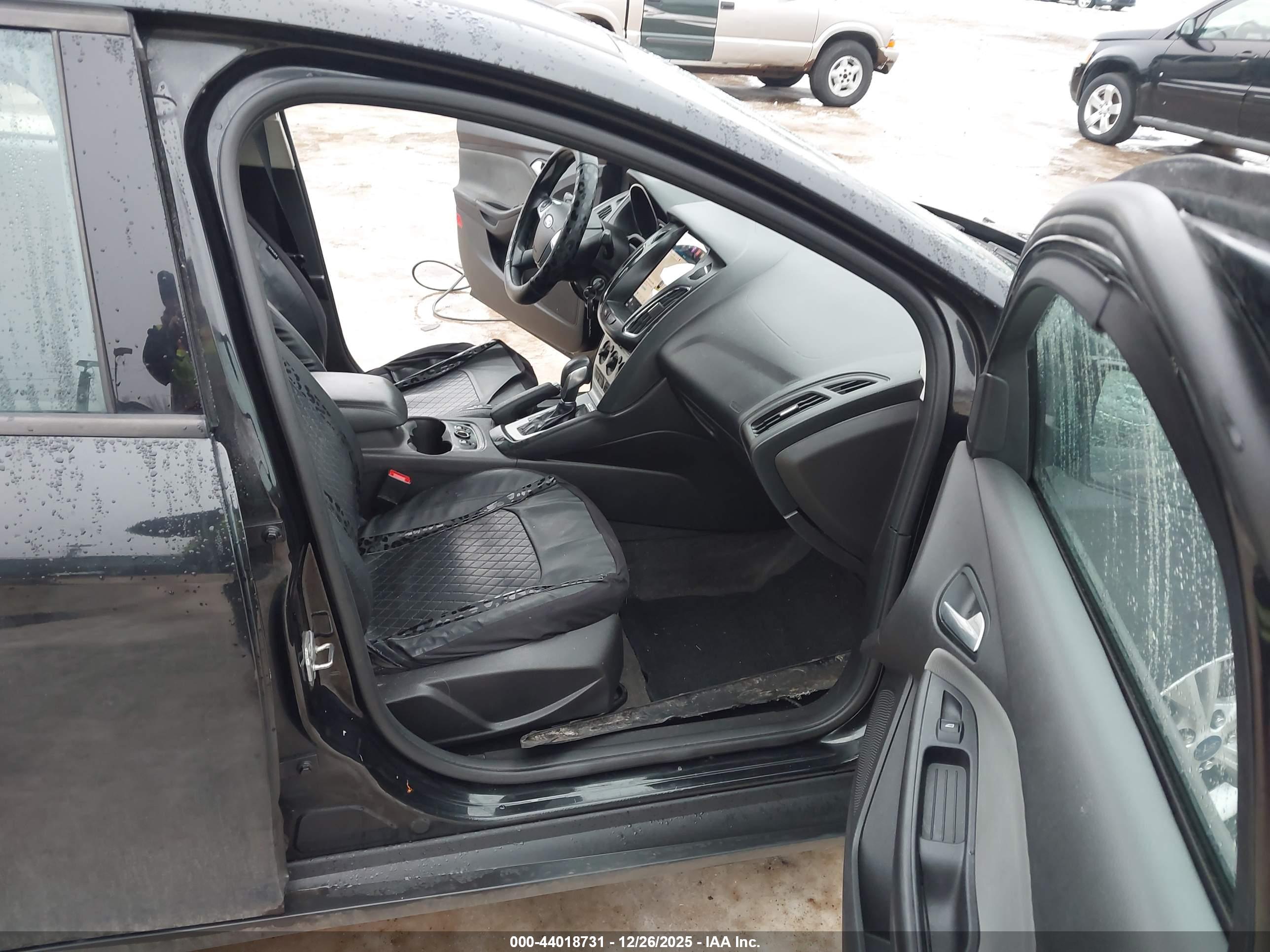 FORD FOCUS image 5
