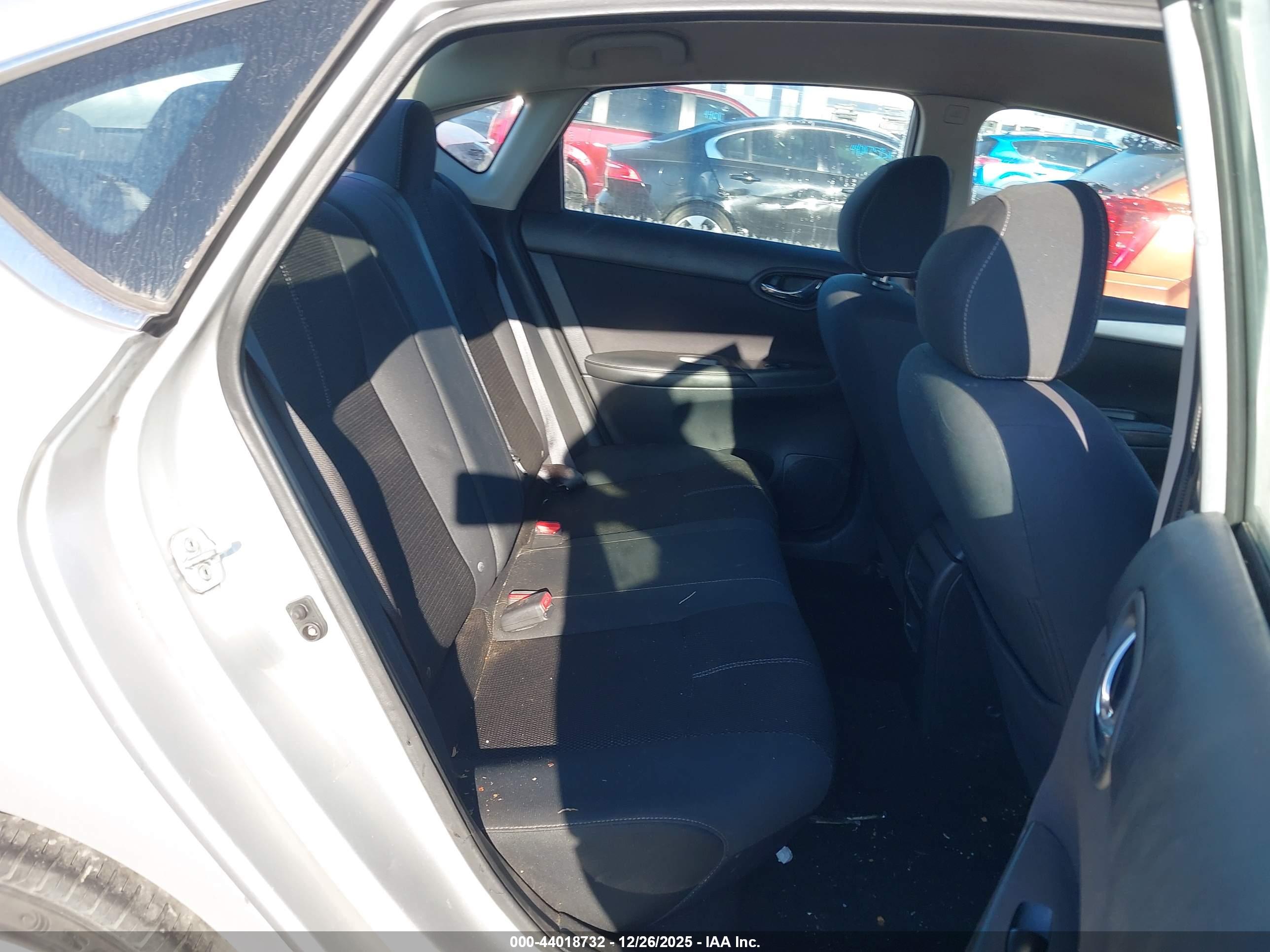 NISSAN SENTRA image 8