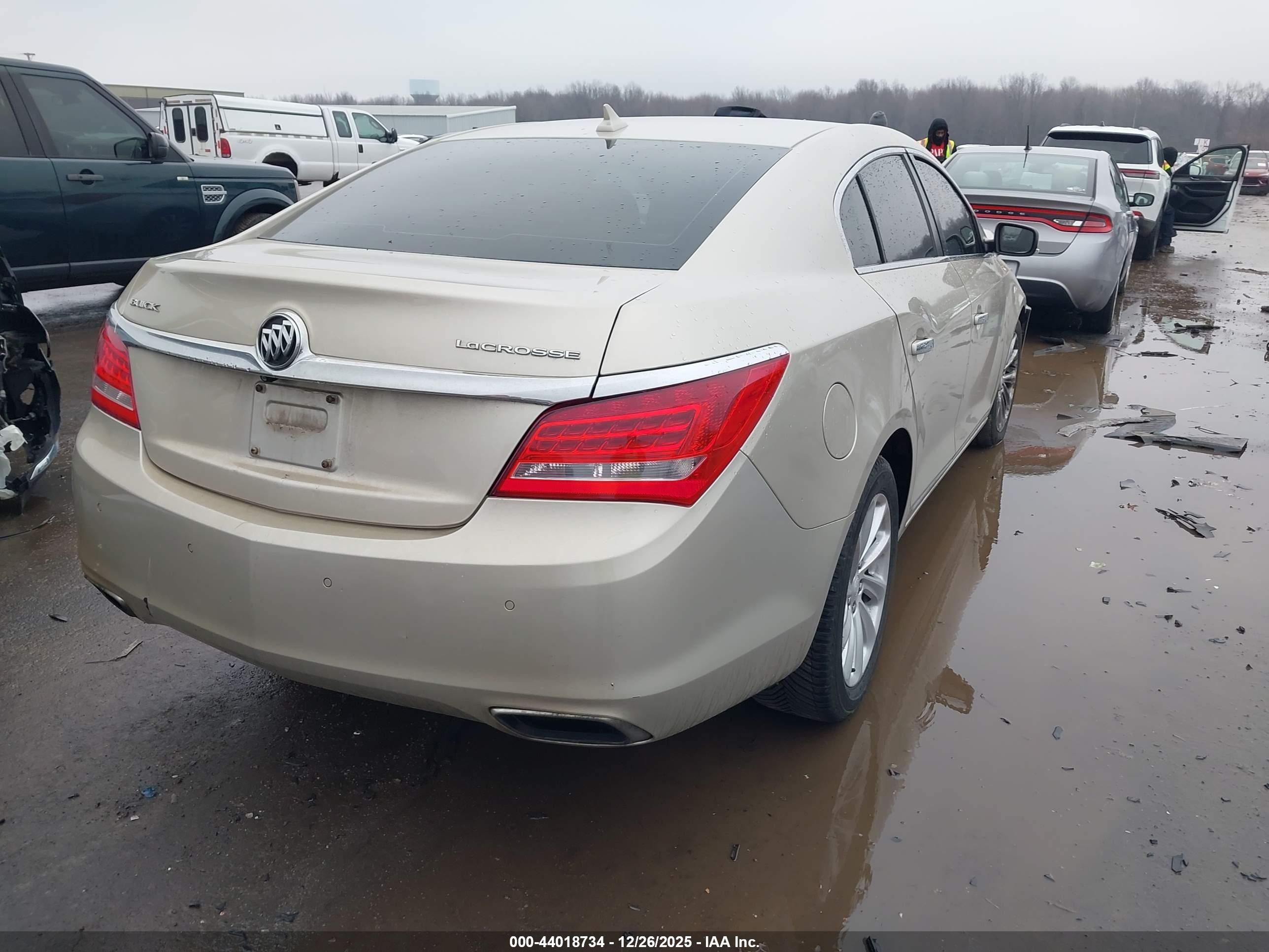 BUICK LACROSSE image 4