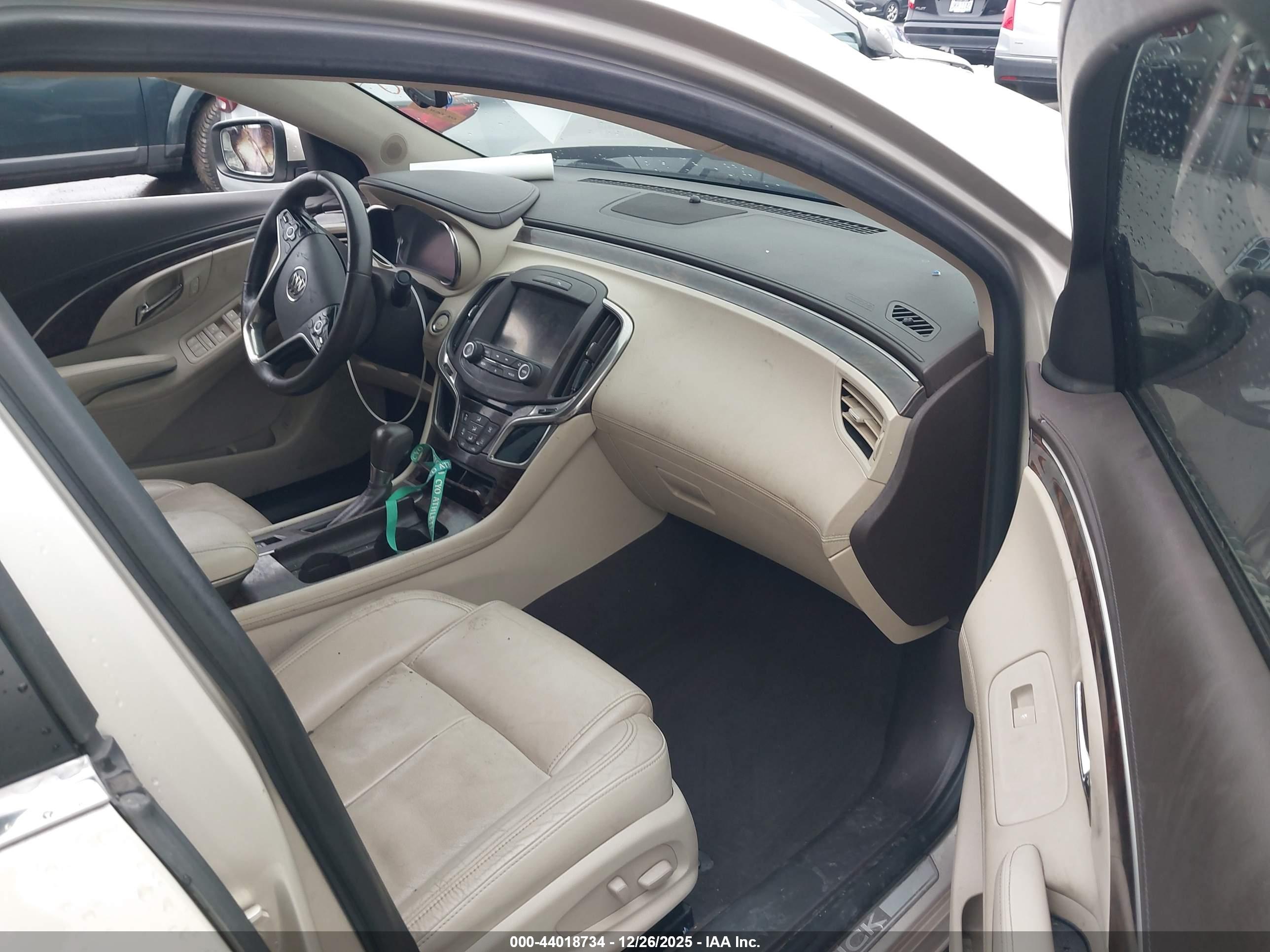 BUICK LACROSSE image 5